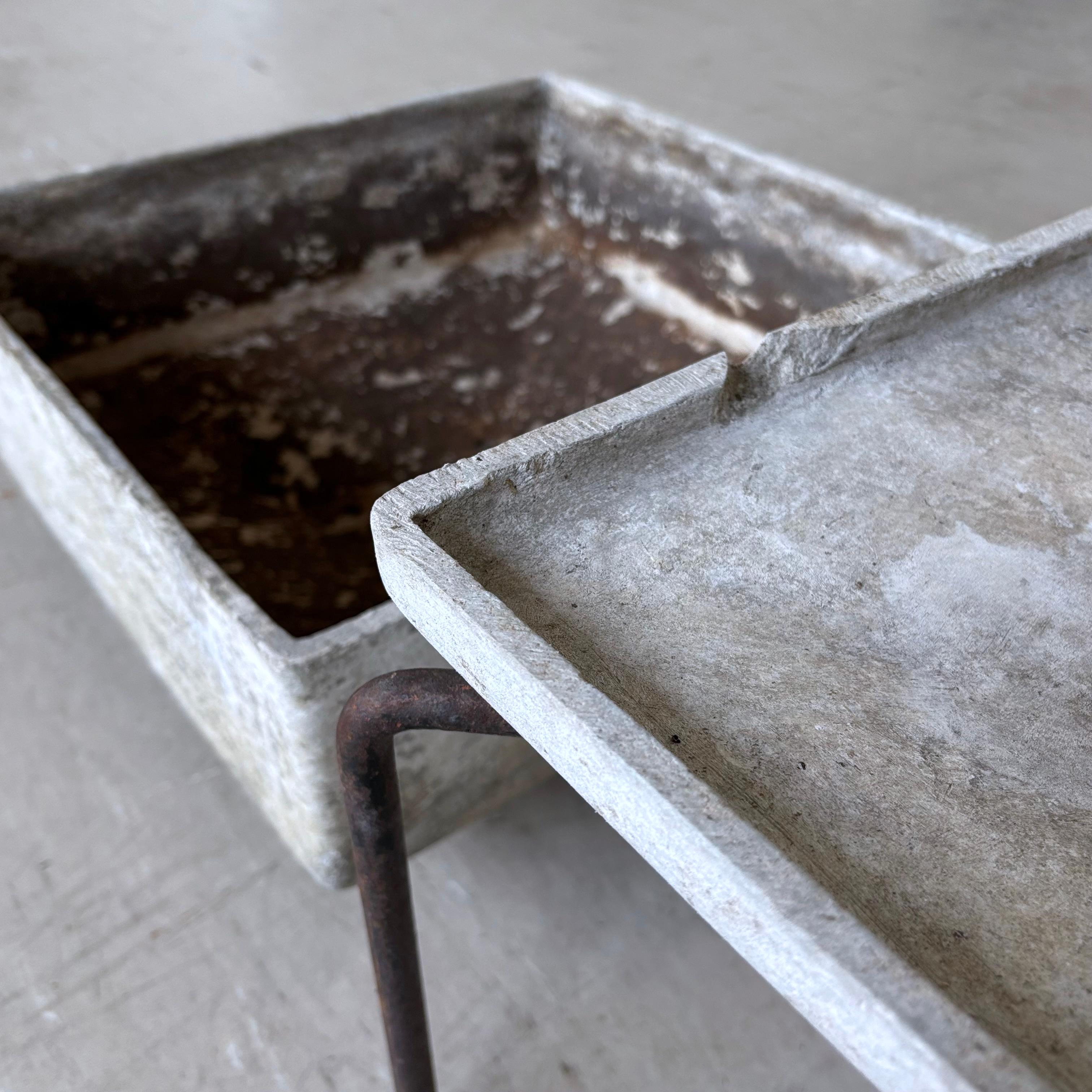 Rare Minimalist 'Caslon' concrete planter by Swiss designer, Bruno Rey, 1959 For Sale 4