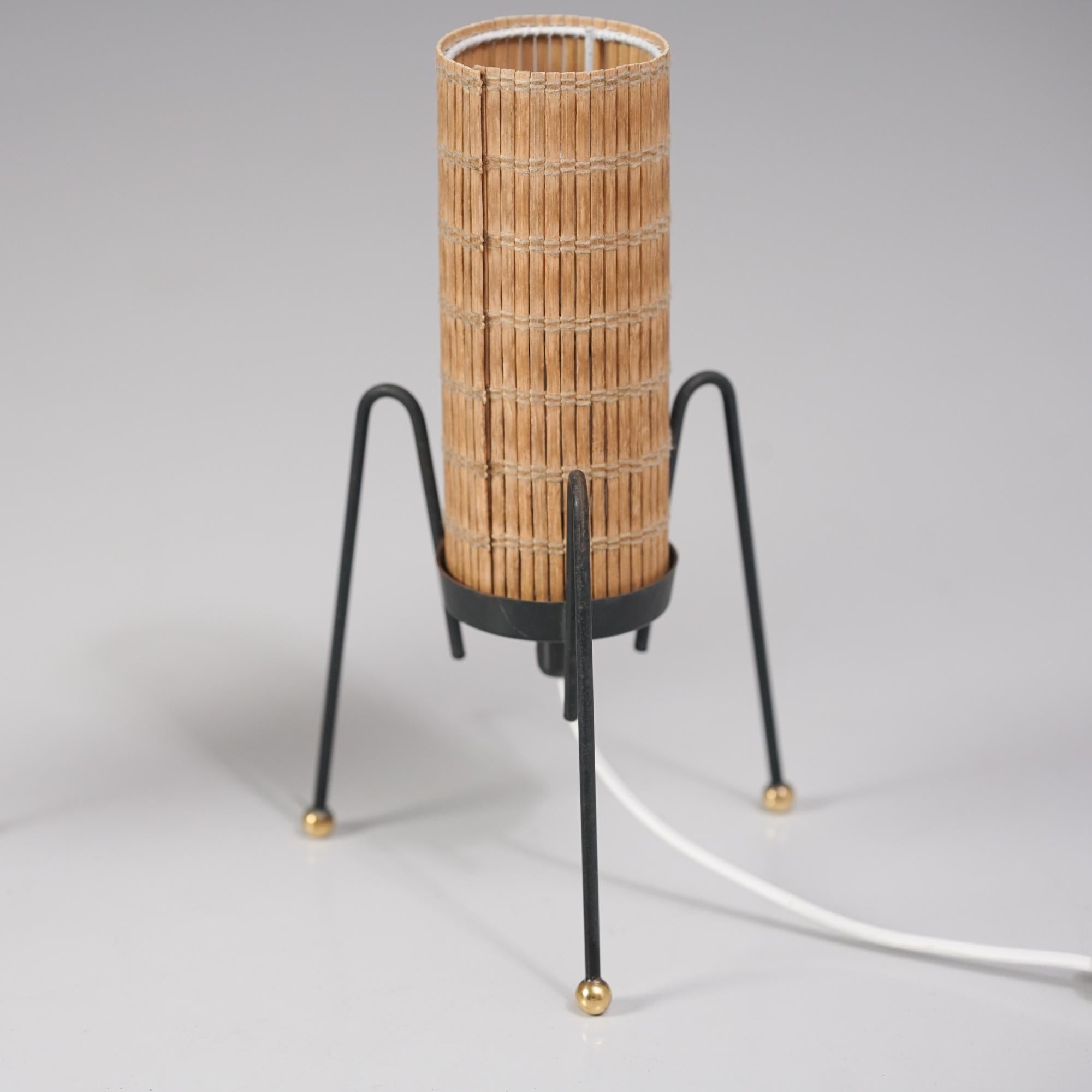 Scandinavo moderno Rare lampade da tavolo minimaliste, Itsu, anni '60 in vendita