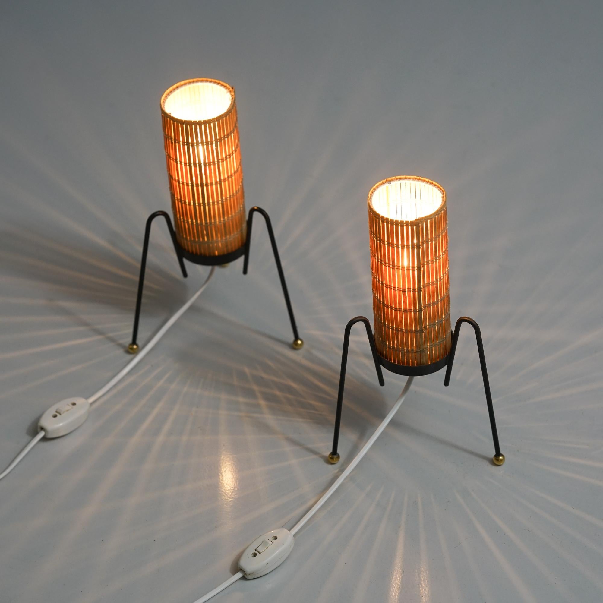 Finlandese Rare lampade da tavolo minimaliste, Itsu, anni '60 in vendita