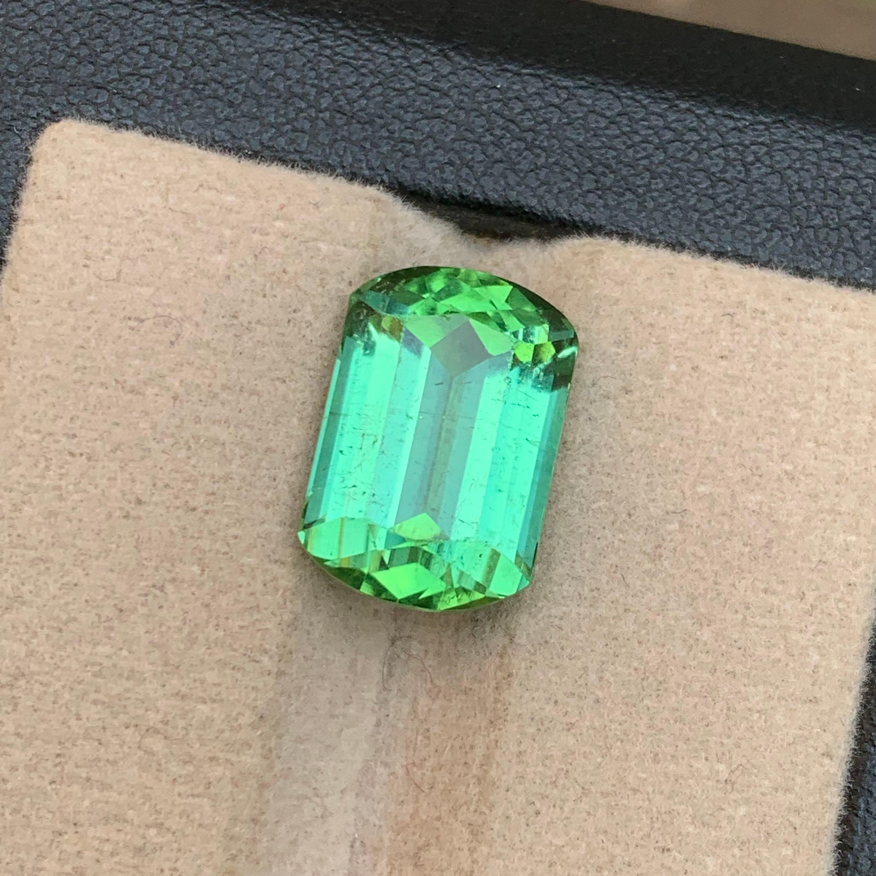 Rare Mint Green Natural Tourmaline Gemstone, 7.95 Ct Emerald Cut Cushion Corners For Sale 3