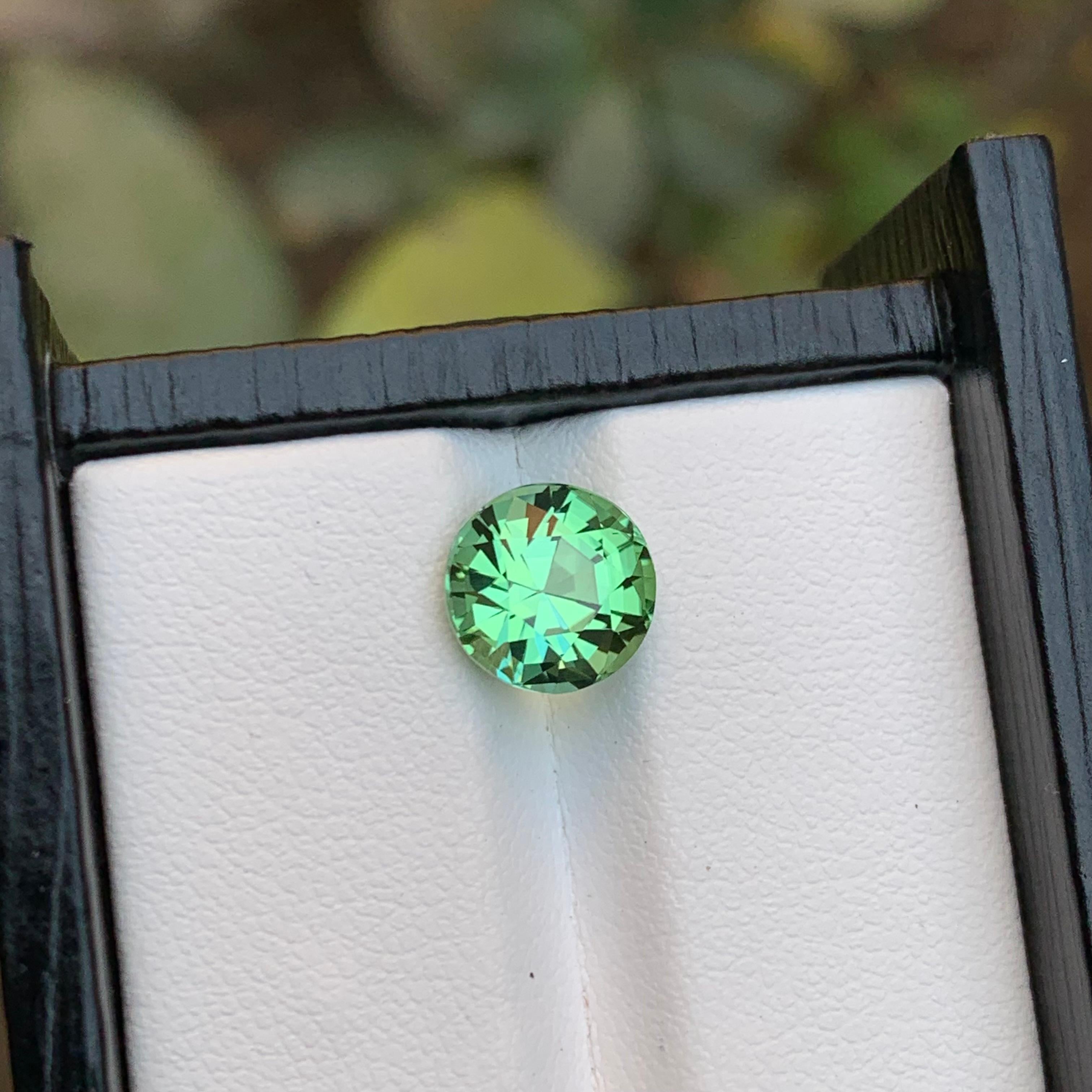 Rare Mint Green Natural Tourmaline Loose Gemstone, 2.70 Ct Round Brilliant Cut  In New Condition For Sale In Peshawar, PK