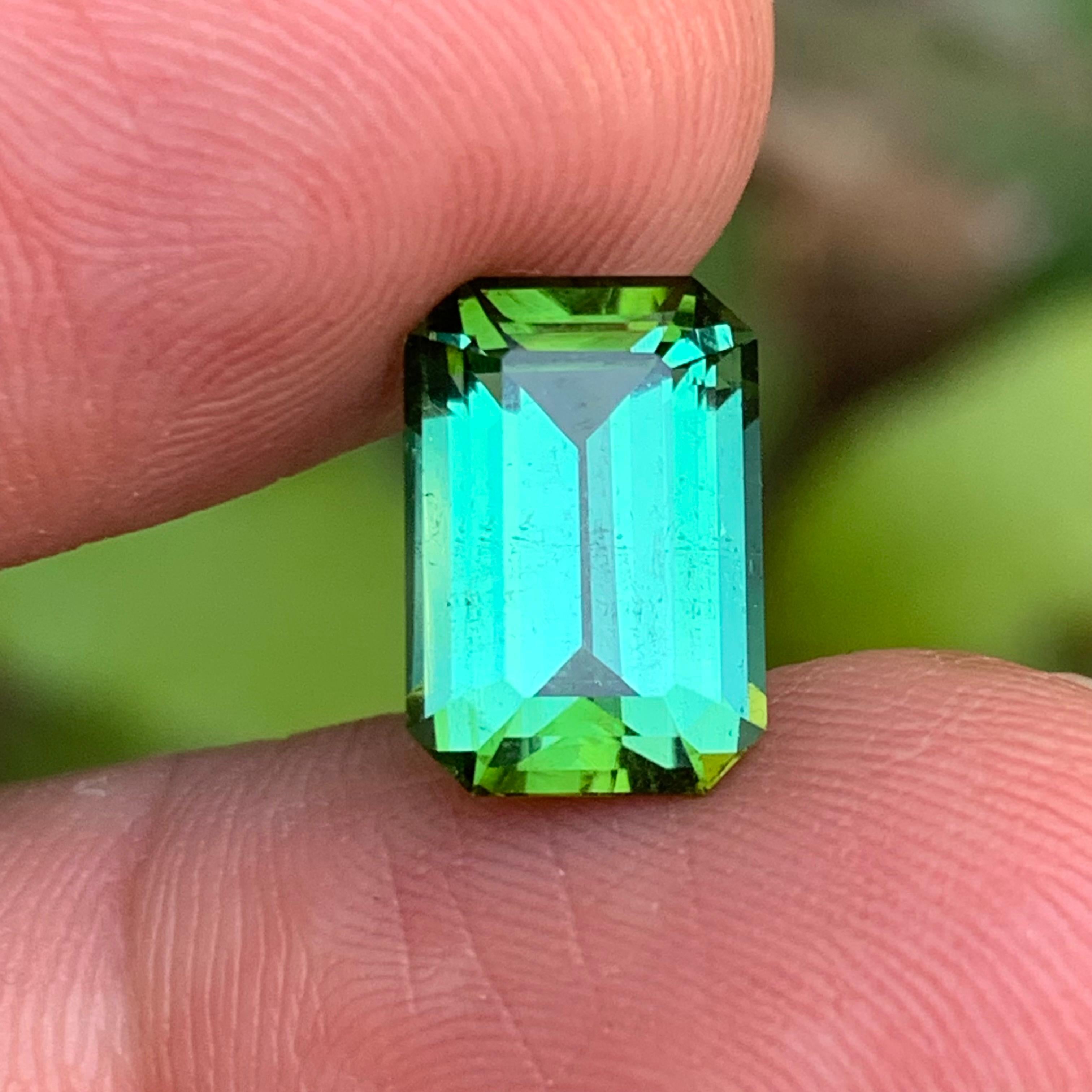 Taille émeraude Rare Minty Green Natural Tourmaline Anneau, Pendentif Loose Gemstone 4.85 Ct-Jewelry en vente