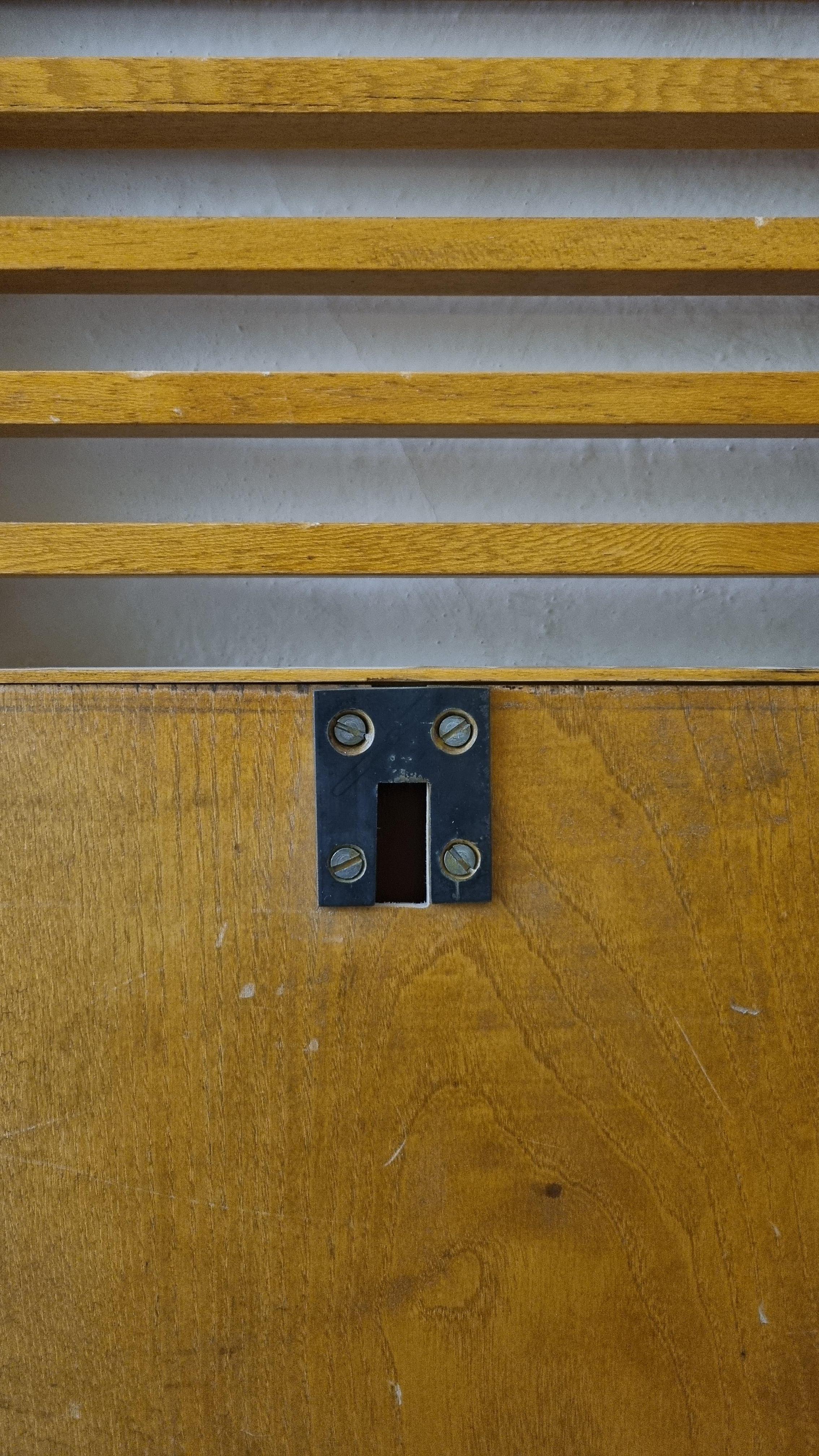 Rare miroir conçu par Ettore Sottsass pour Santambrogio & De Berti, 1959 en vente 2