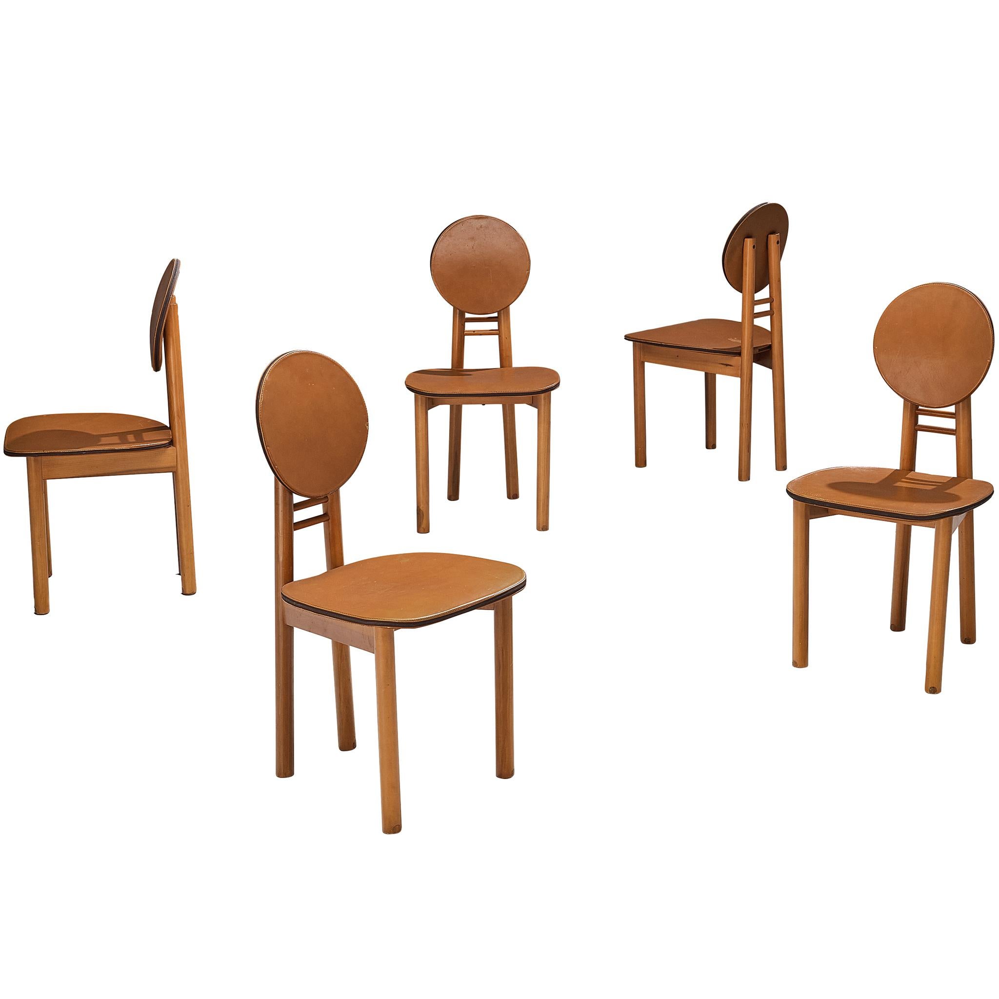 Rare Mobil Girgi Set of Five Dining Chairs in Walnut and Cognac Brown Leather For Sale