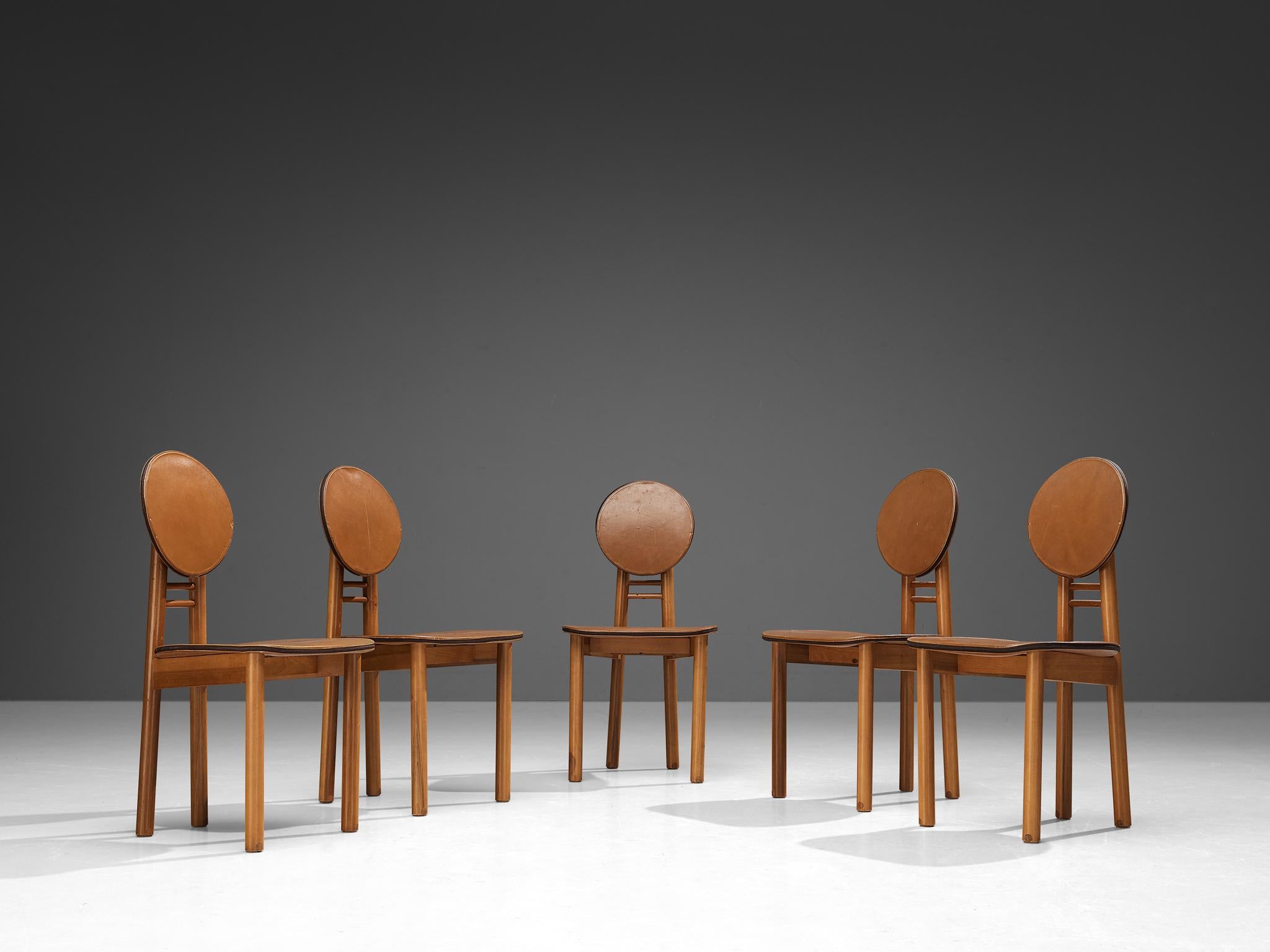 Rare Mobil Girgi Set of Five Dining Chairs in Walnut and Leather In Good Condition For Sale In Waalwijk, NL