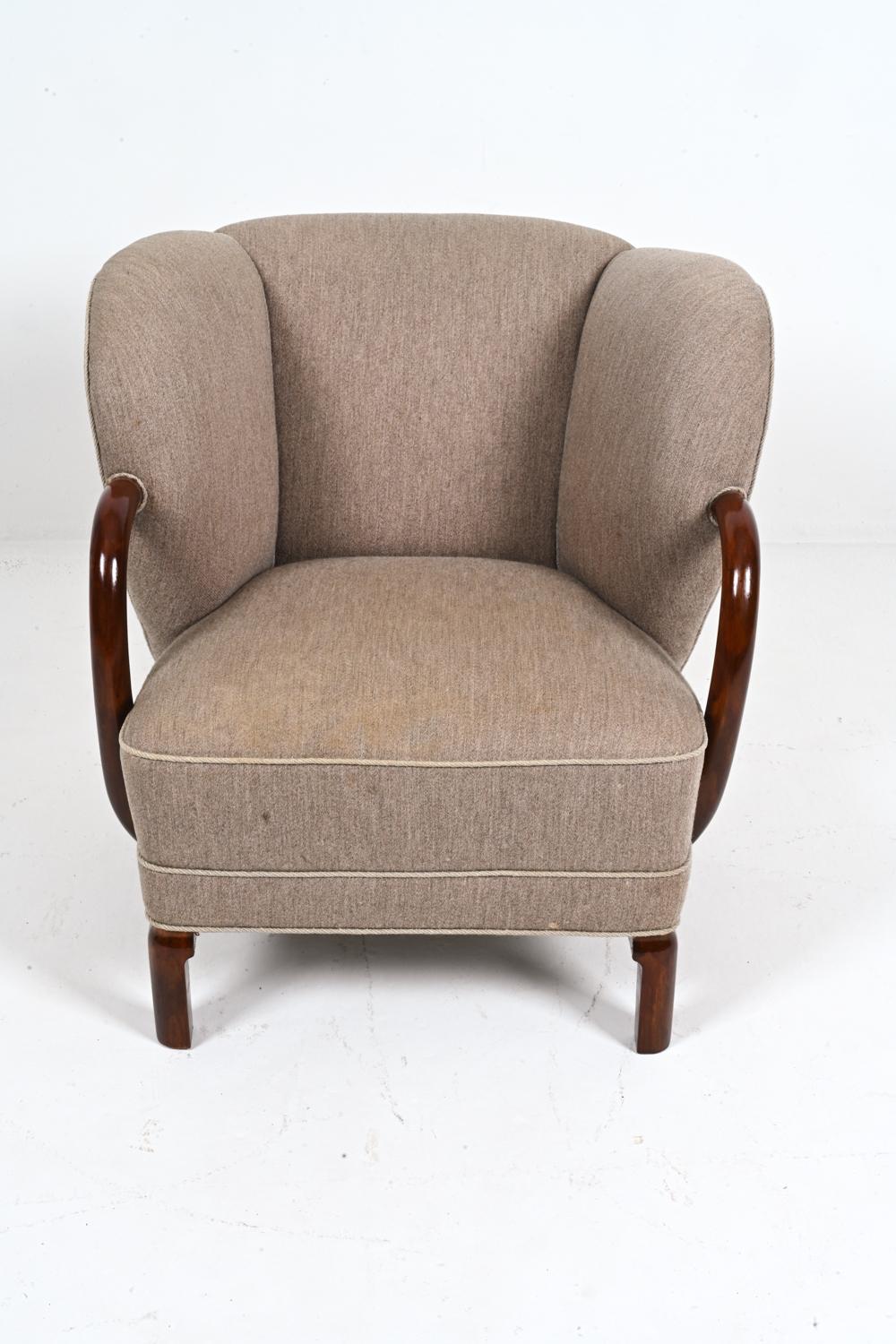 Rare chaise Model 107 par Viggo Boesen pour Slagelse Mobelvaerk, Danemark, C.I.C. Bon état - En vente à Norwalk, CT
