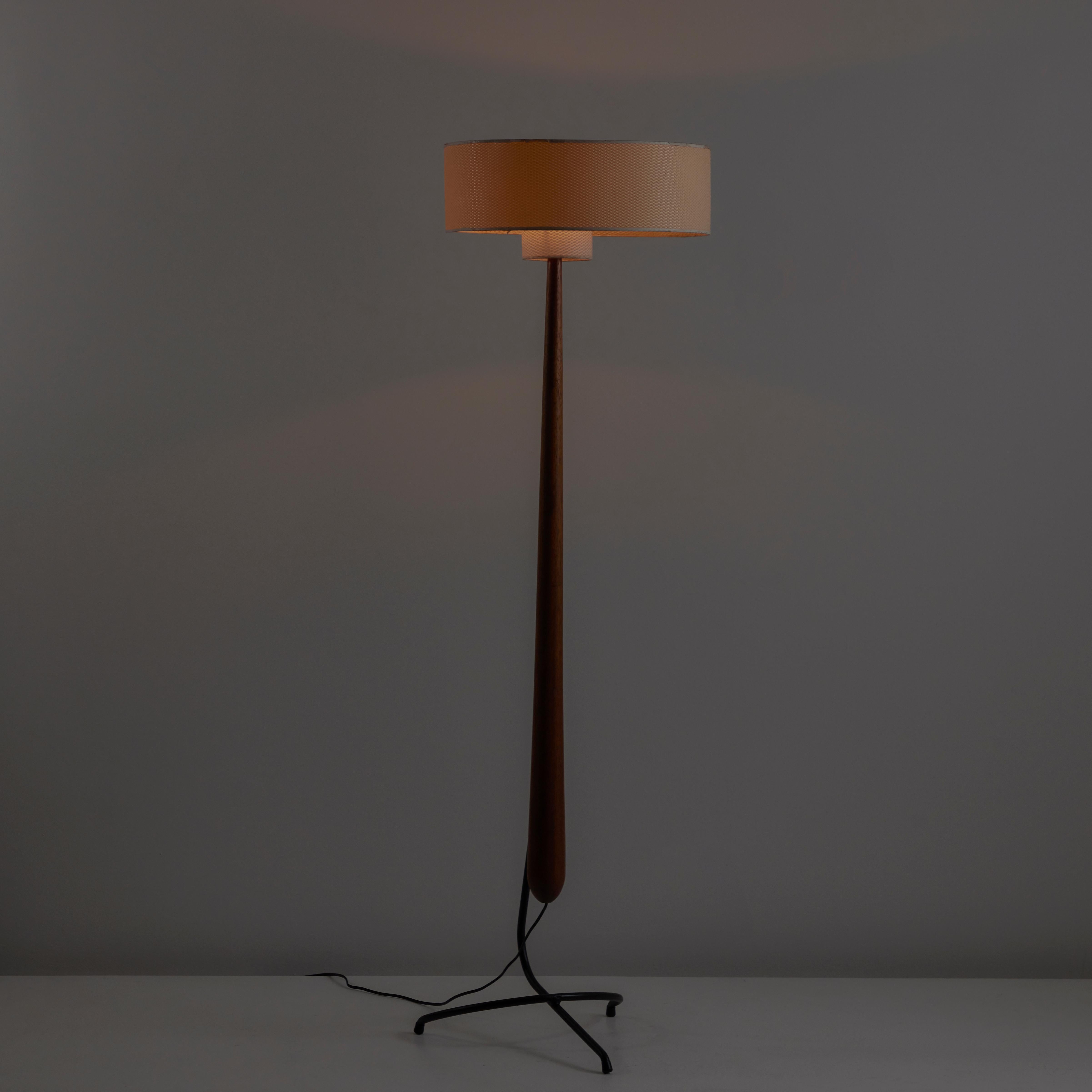 Seltene Stehlampe Modell 14.958 von Rispal (Moderne der Mitte des Jahrhunderts) im Angebot