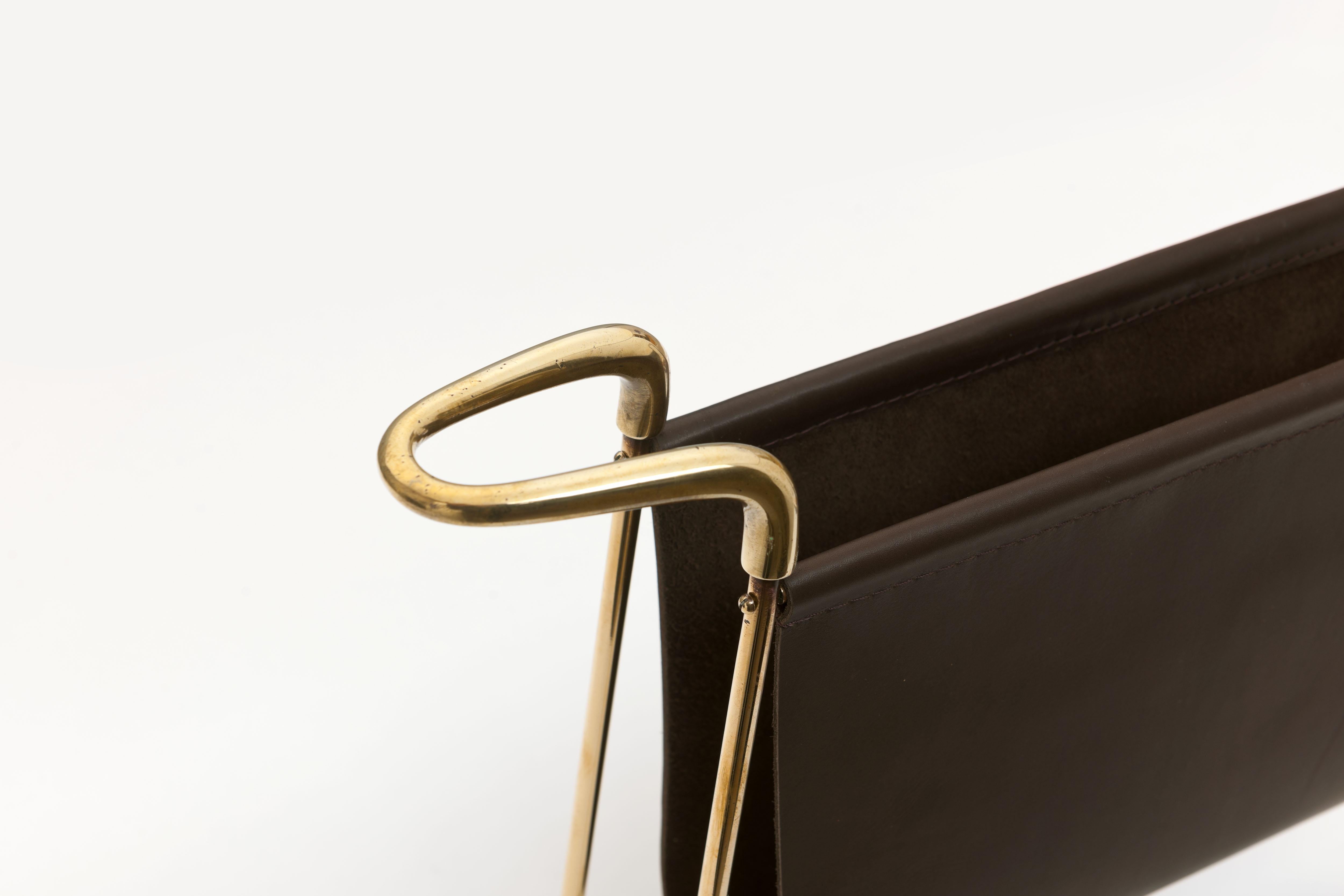 Laiton Rare Modèle 3608 Brass & Leather Magazine Stand by Carl Aubock, Austria  en vente