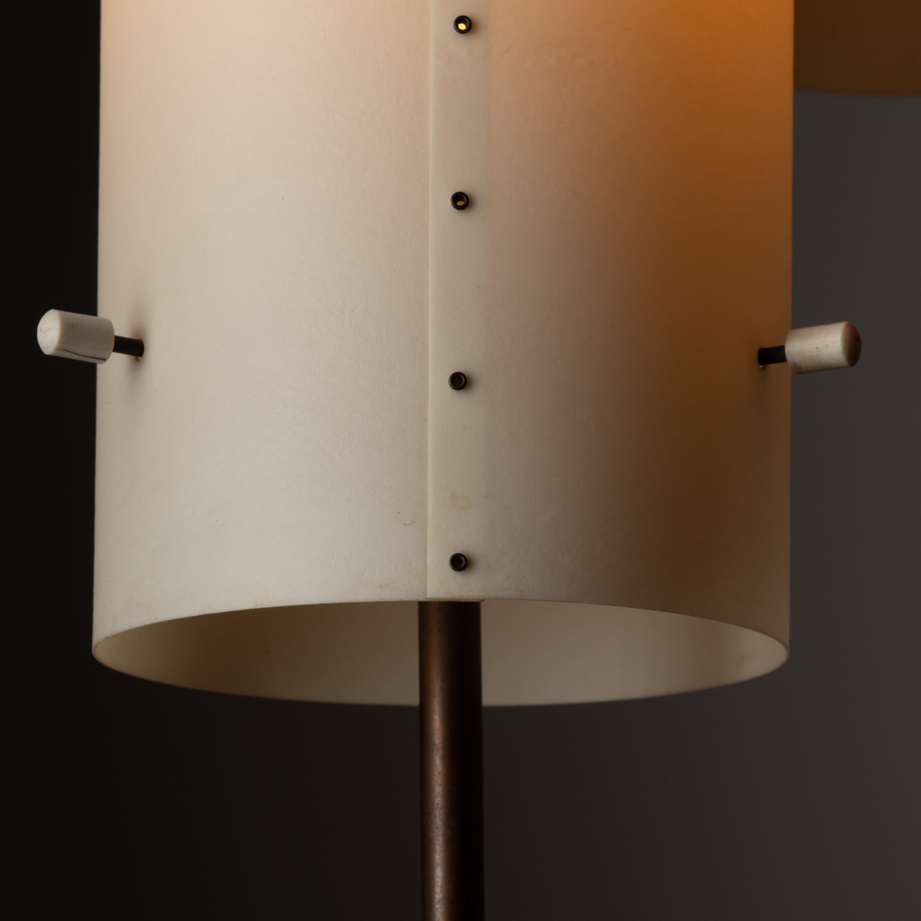Seltene Stehlampe, Modell 378, von Tito Agnoli für Oluce (Mitte des 20. Jahrhunderts) im Angebot
