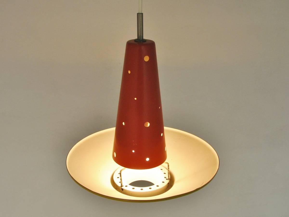 Rare Model '4046' pendant lamp by J. Hoogervorst for Anvia, Netherlands 1950's  In Good Condition For Sale In Steenwijk, NL