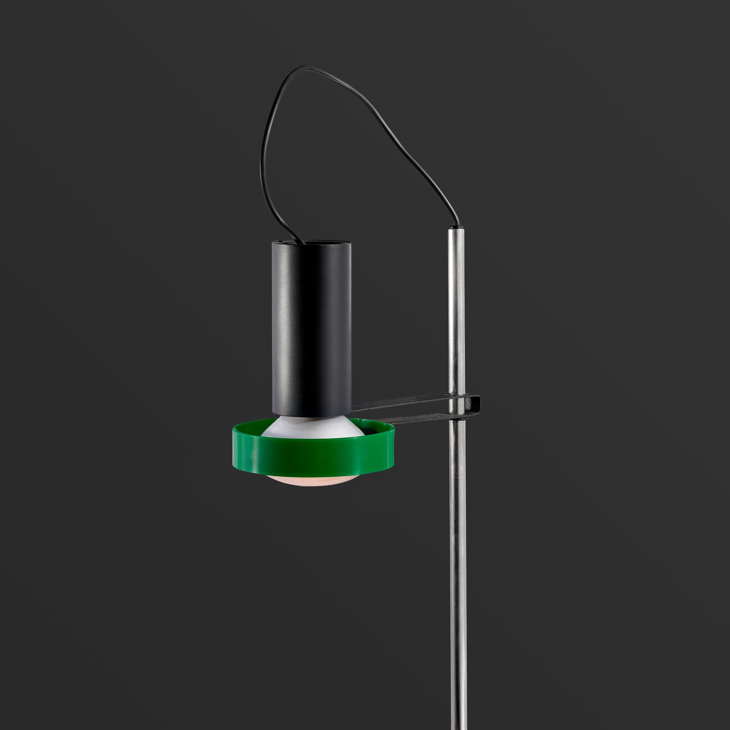 Rara lámpara de mesa Model 565 de Gino Sarfatti, años 60 Acero en venta