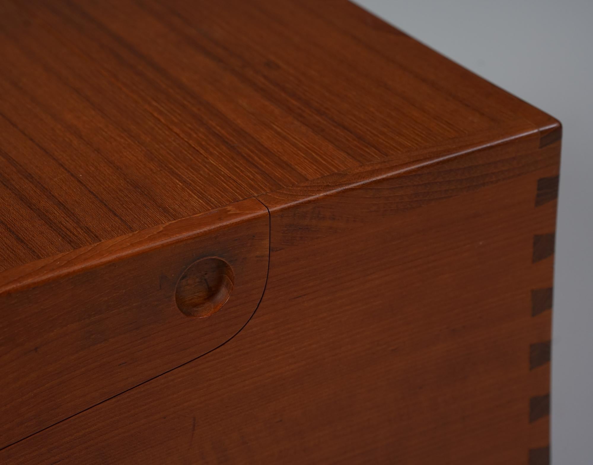 Milieu du XXe siècle Rare meuble de bar modèle AT-34, Hans J. Wegner, Andreas Tuck, années 1960 en vente