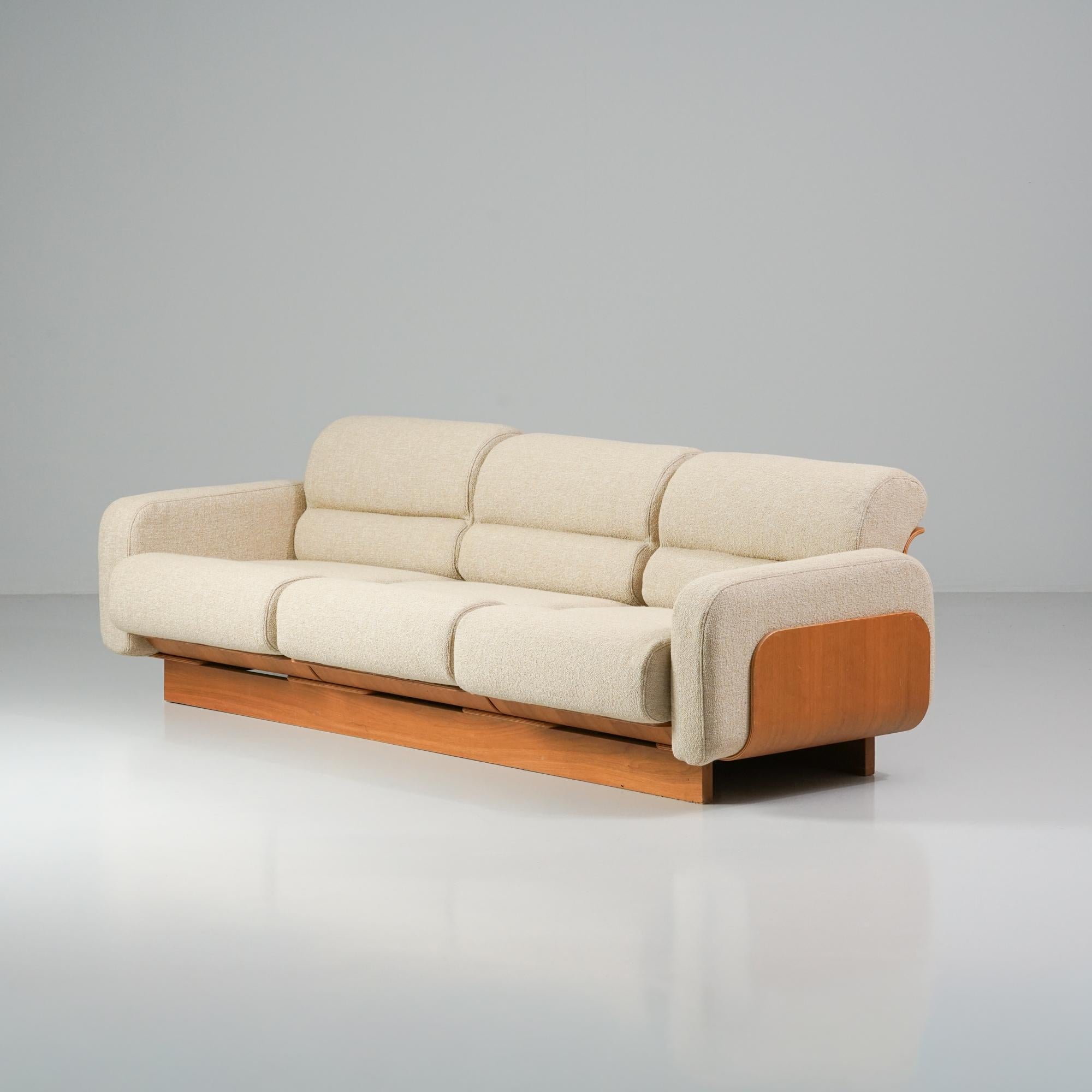 Raro modelo de sofá 