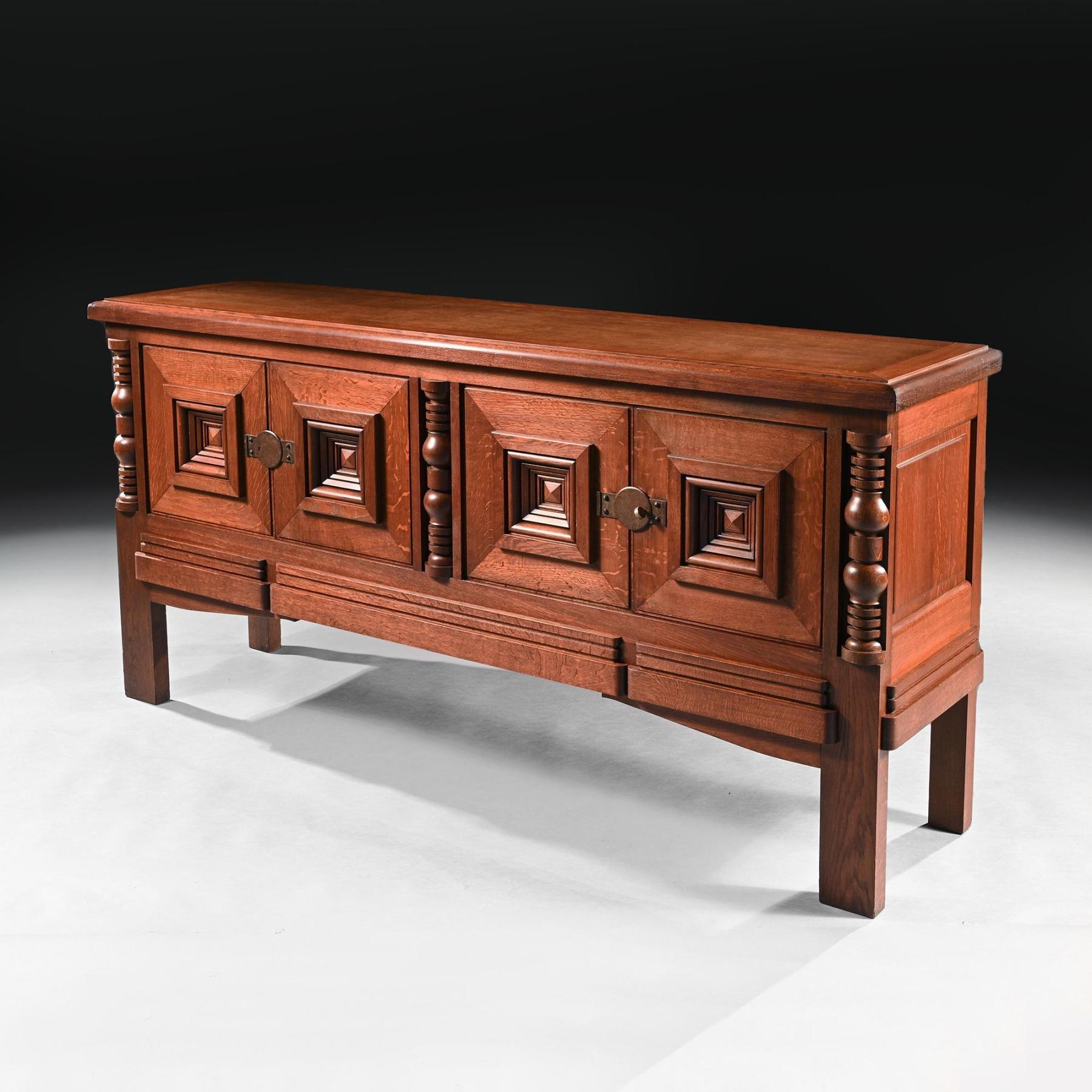 Seltenes französisches Art-déco-Sideboard aus Eiche, Modell Charles Dudouyt, Mitte des 20. Jahrhunderts (Eichenholz) im Angebot