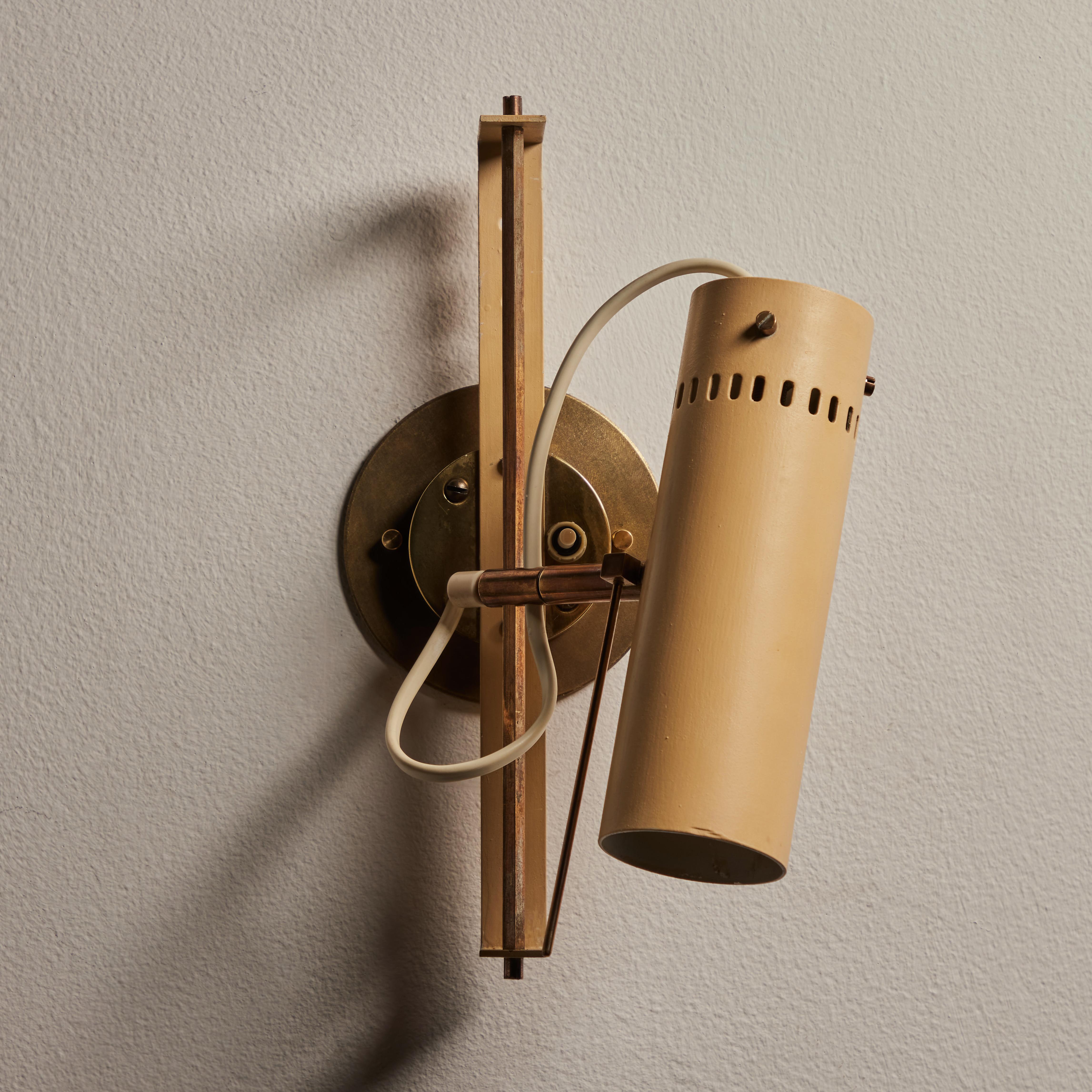 Rare Model No. 174 Wall Light by Tito Agnoli for Oluce In Good Condition For Sale In Los Angeles, CA
