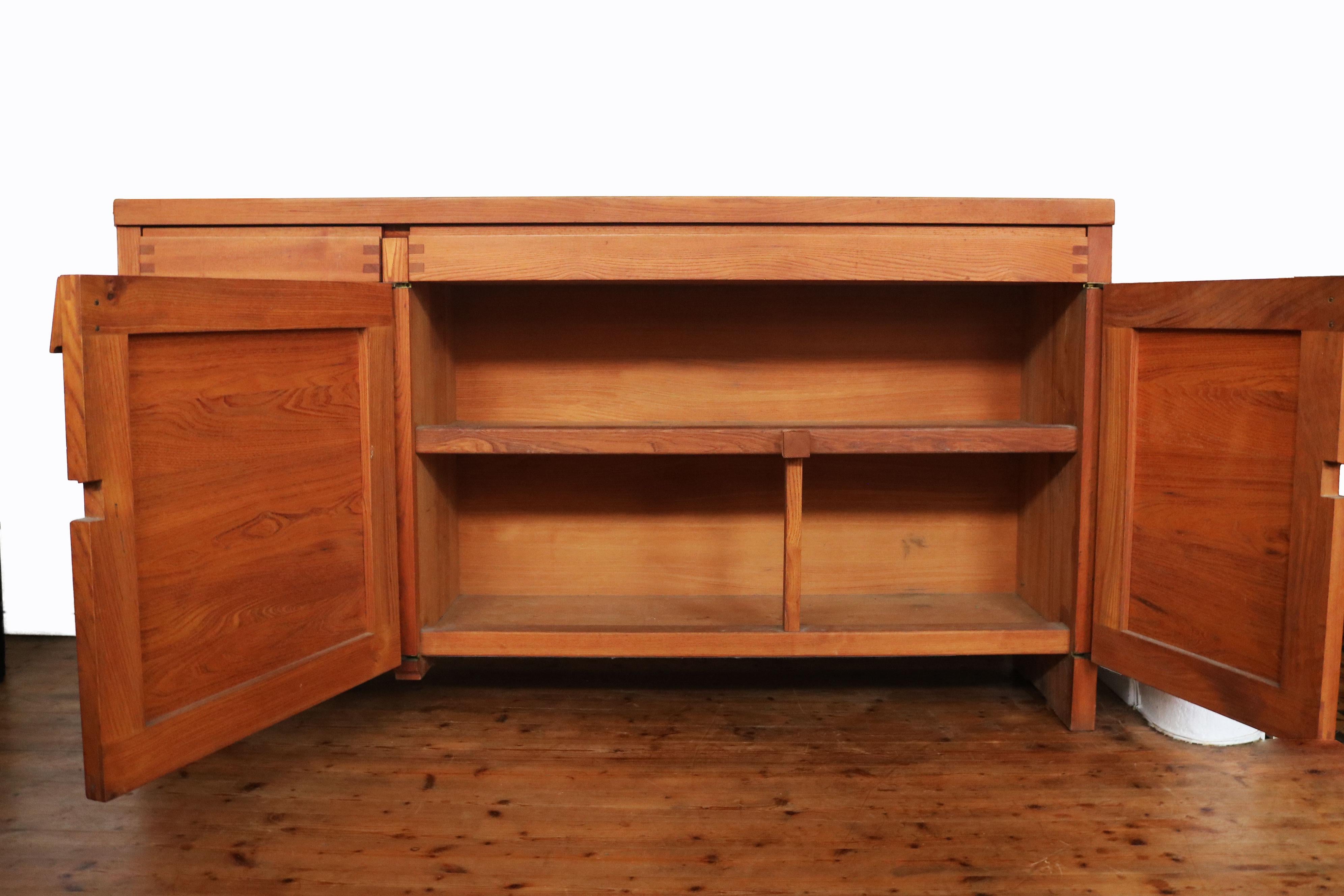 Hand-Carved Rare model: R13 sideboard in solid Elm by Pierre Chapo 1950 France Mid-Century For Sale
