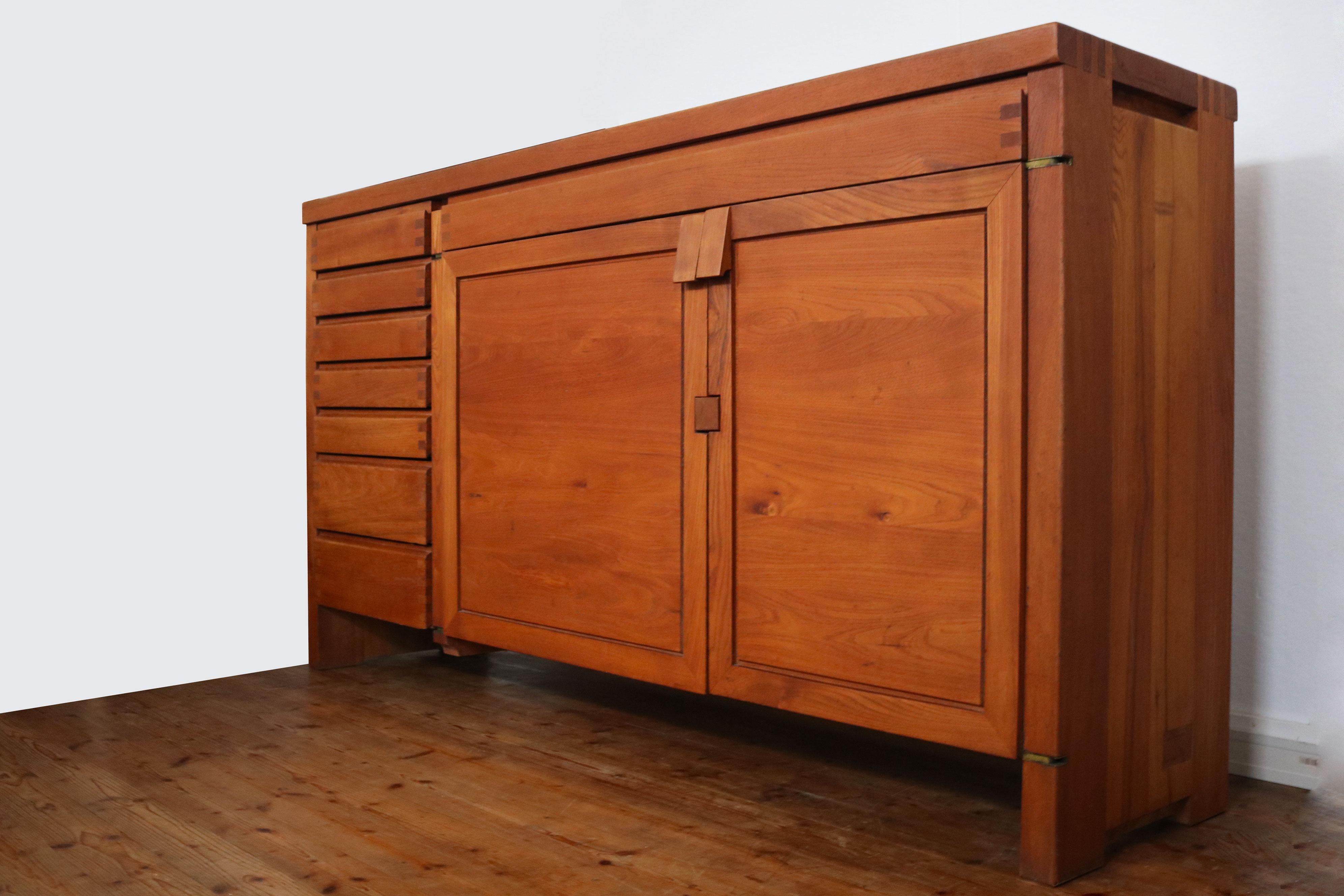 Mid-20th Century Rare model: R13 sideboard in solid Elm by Pierre Chapo 1950 France Mid-Century For Sale