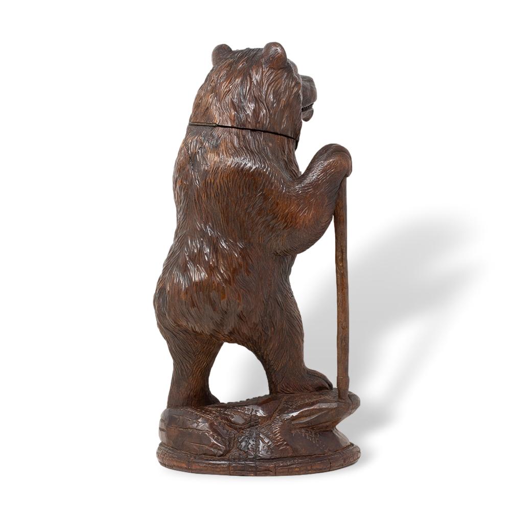 Raro tarro de tabaco Modelo Oso Suizo de la Selva Negra Madera en venta