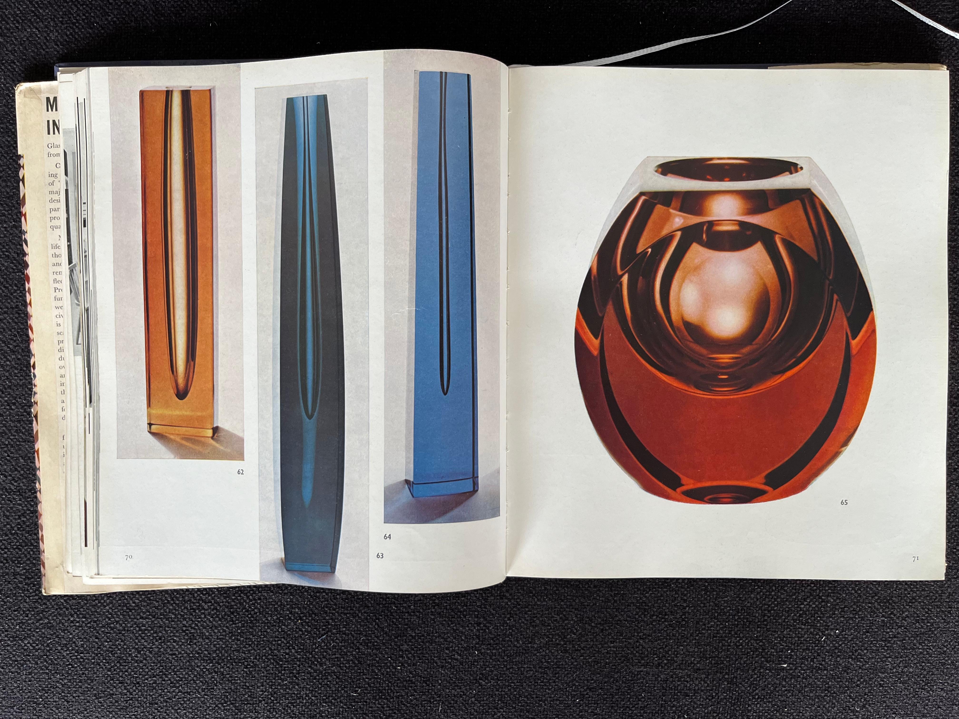 - 1965
- designer : Miroslav Rada
- Artia Praha
- English version
- original condition, see the photos
- 207 pages
- many beautiful pictures
- jr.