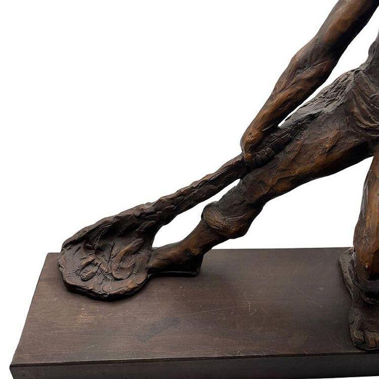 Raro Pescador moderno con red Escultura grande de escayola sobre base de madera Por Kimro 1969 en venta 4