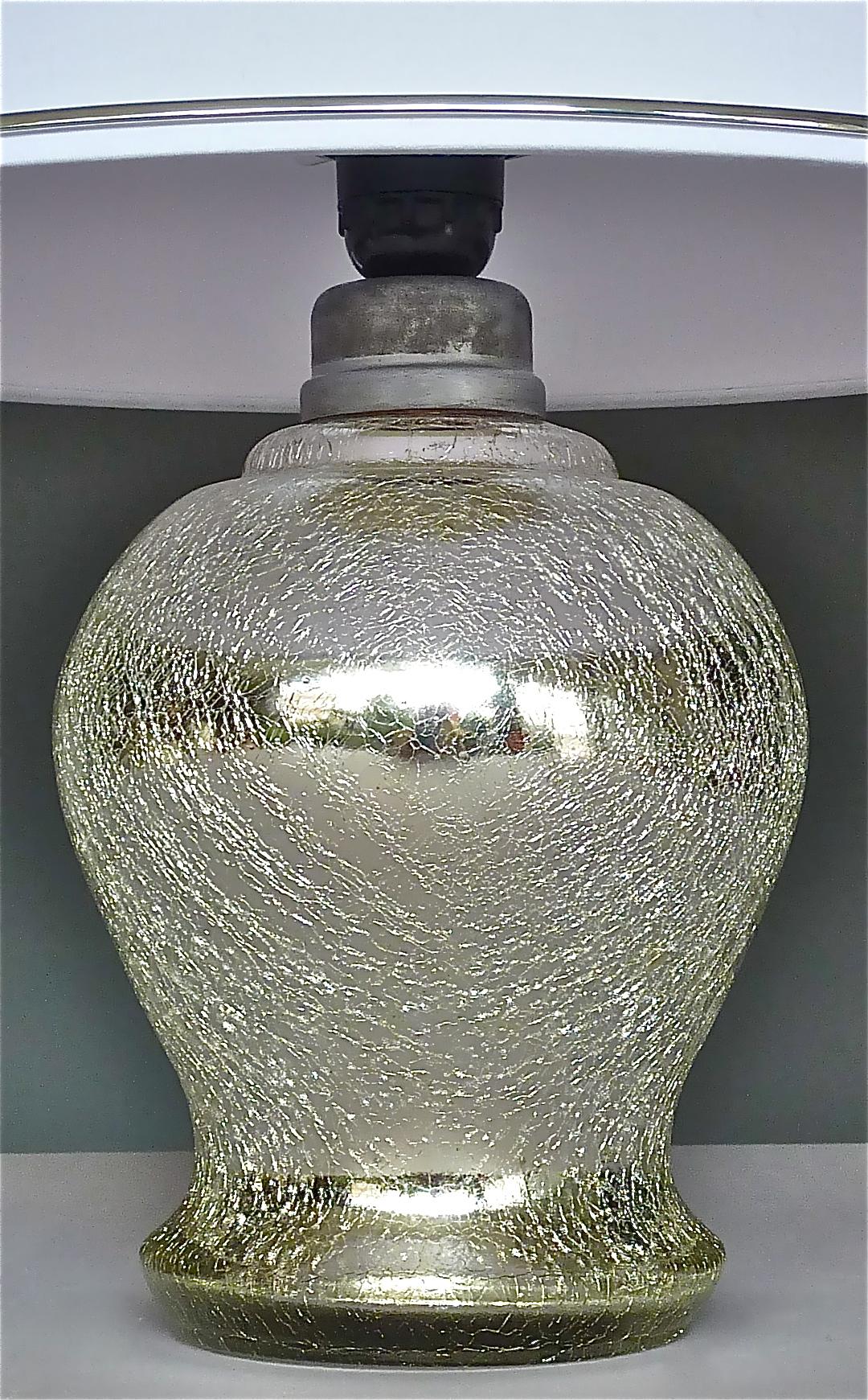 Milieu du XXe siècle Rare Modernisme Art Déco Lampe de Table Verre Craquelé Argenté Blanc Chrome France 1930 en vente