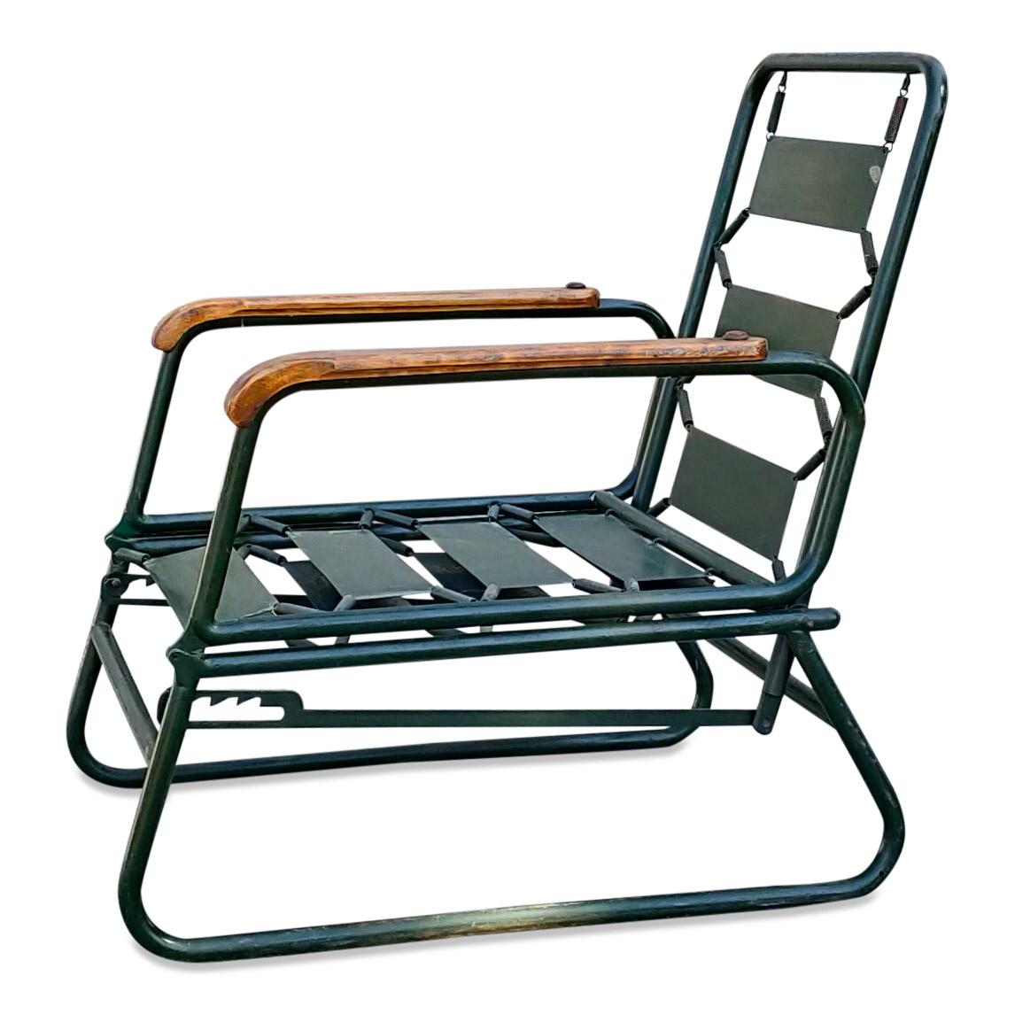 Laqué Rare fauteuil moderniste convertible de François Caruelle, France, années 1950 en vente