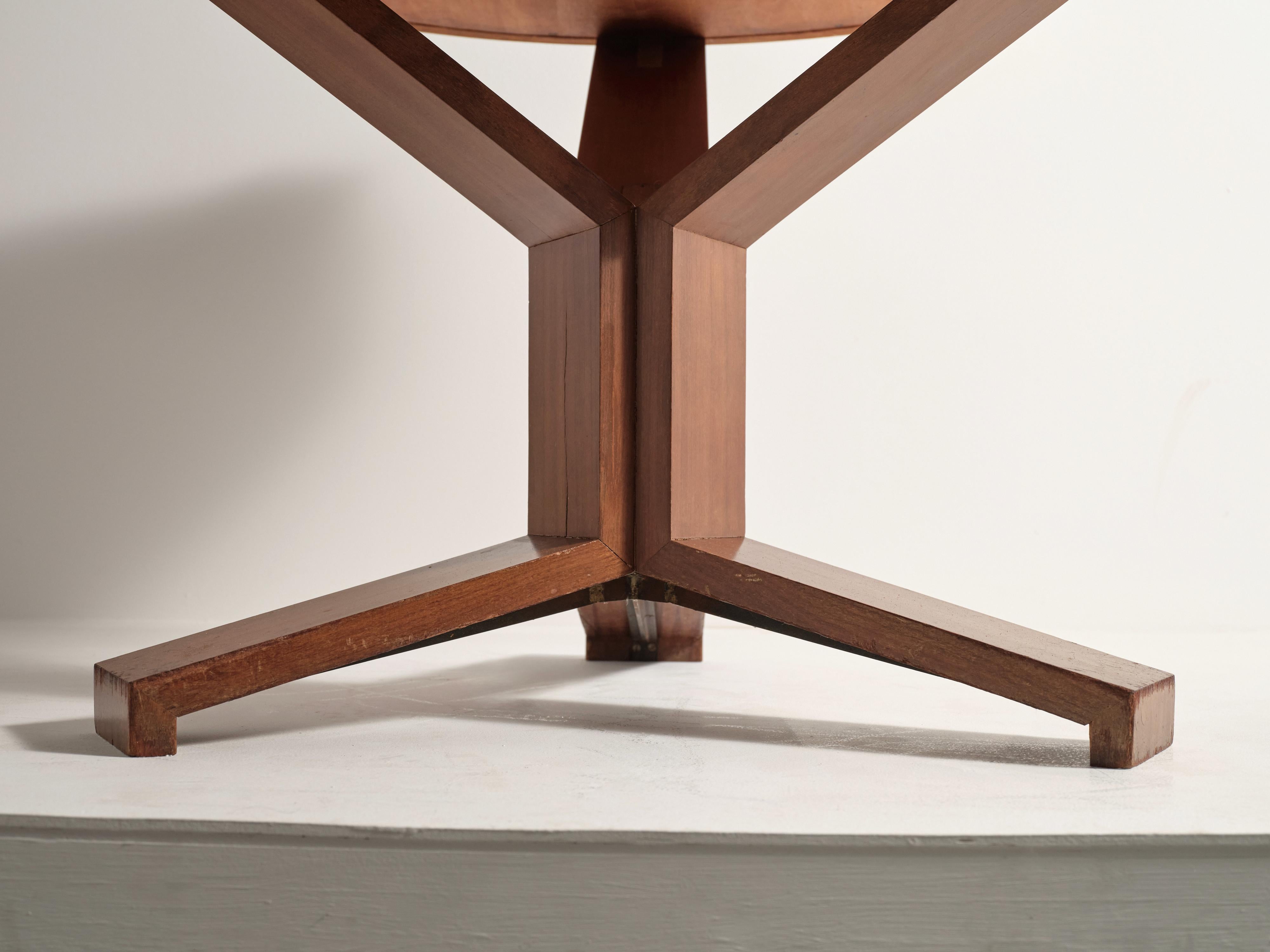 20ième siècle Rare table de salle à manger moderniste, Italie, années 1960 en vente