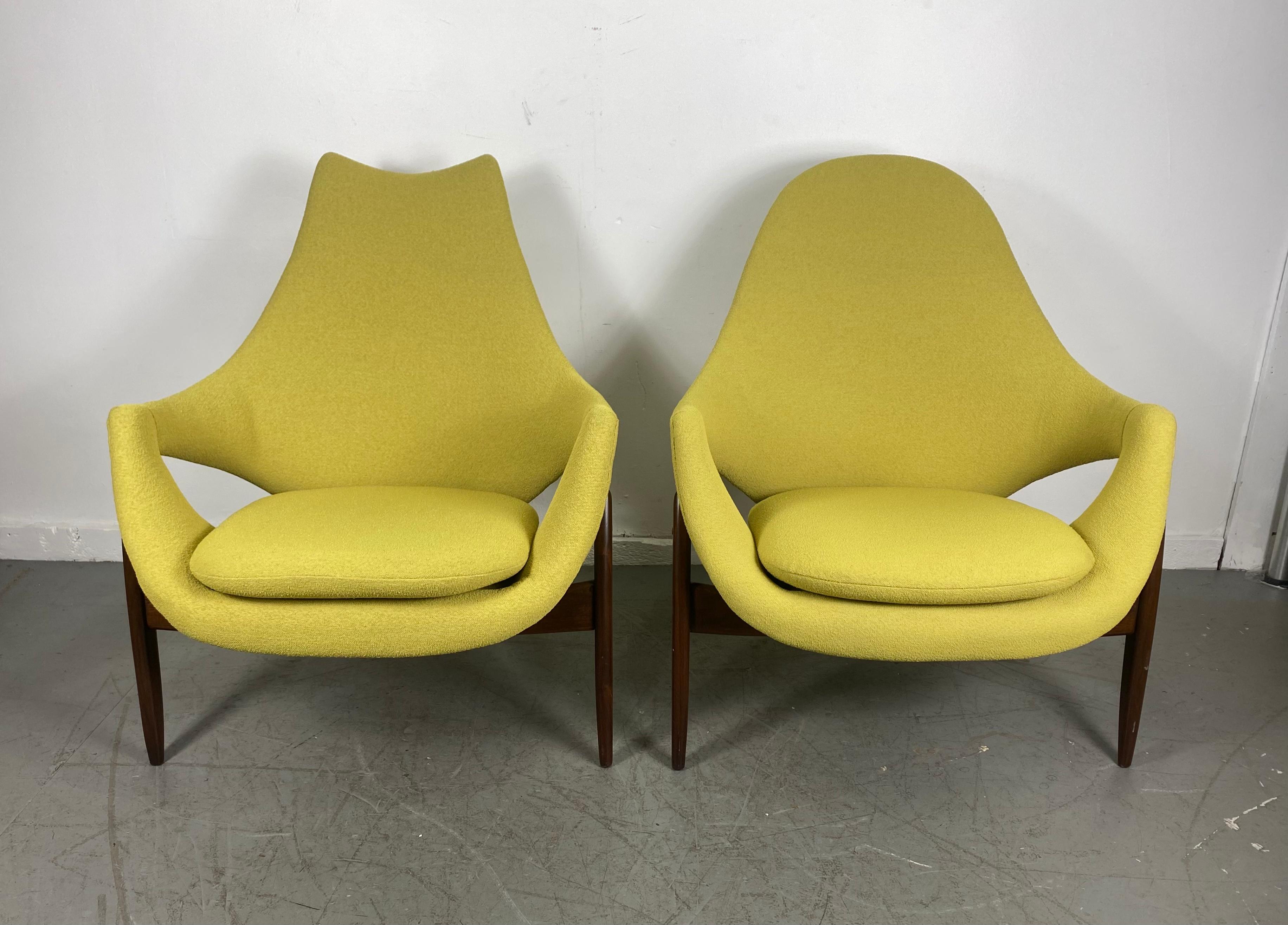 Rare Modernist Lounge Chairs by Luigi Tiengo for Cimon, Montréal, 1963 In Excellent Condition In Buffalo, NY