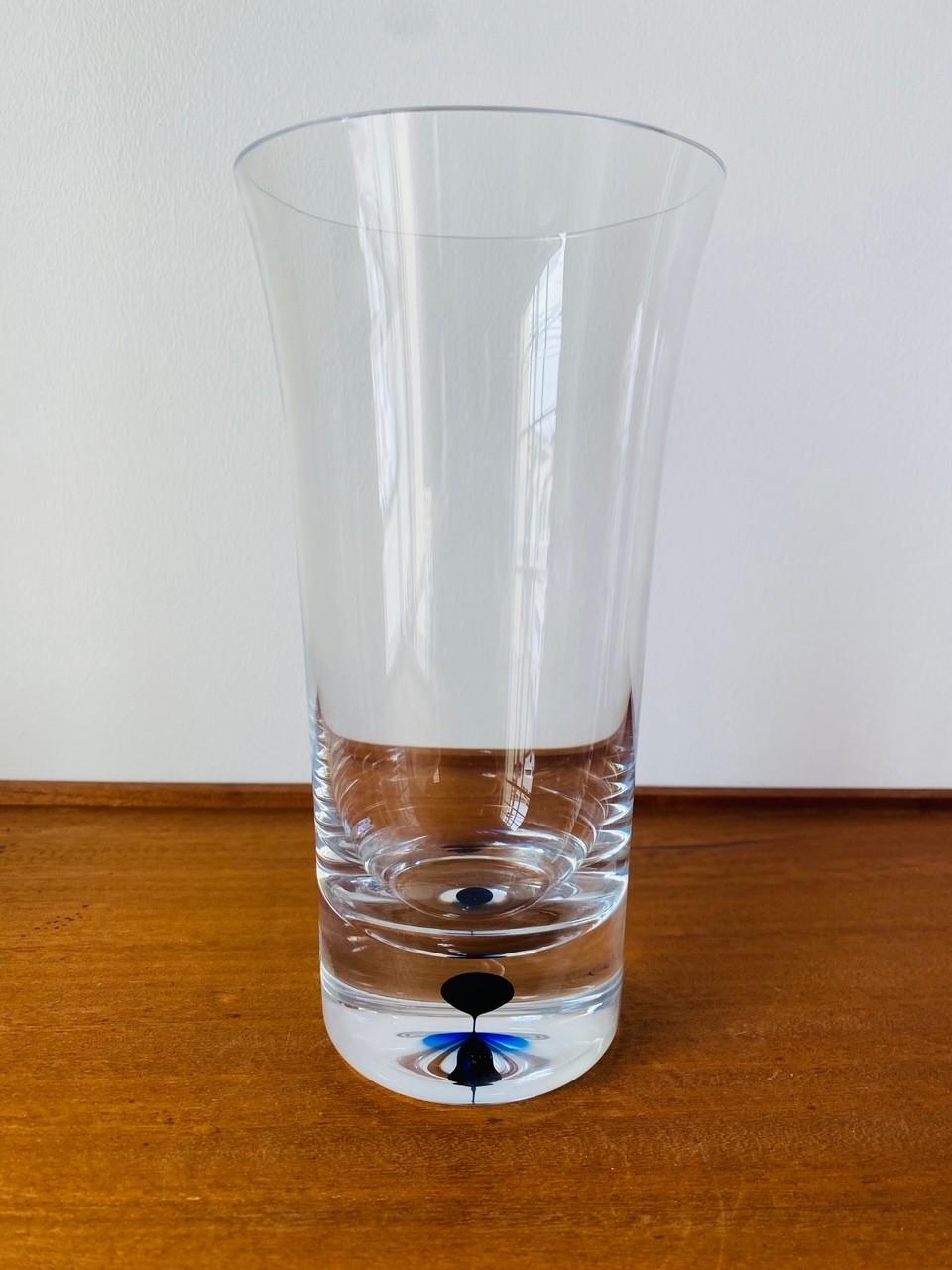 Moderno Raro vaso modernista di cristallo blu Orrefors Intermezzo in vendita