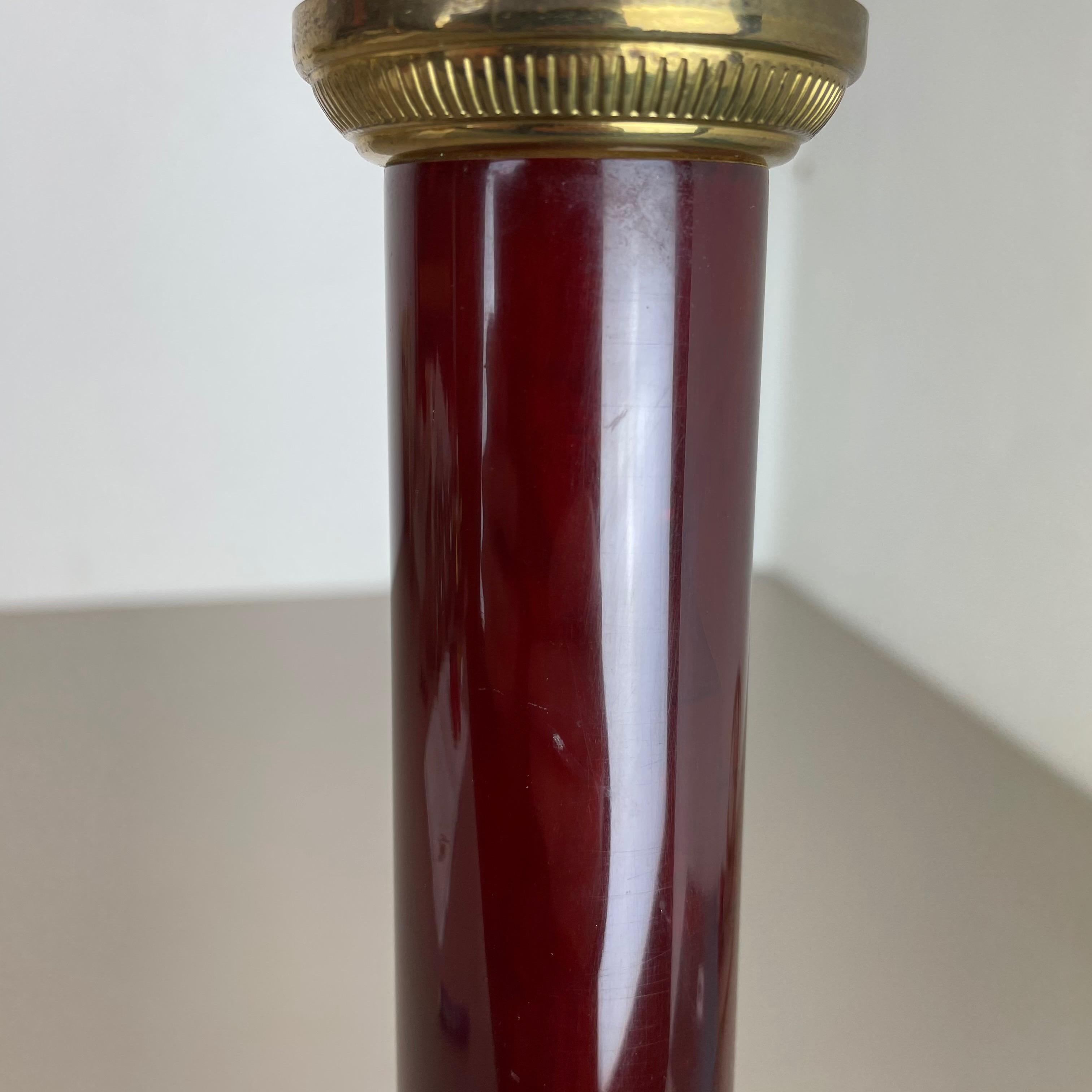 Rare Modernist Red Catalina and Brass Tube Table Light, Italy, 1960s For Sale 6