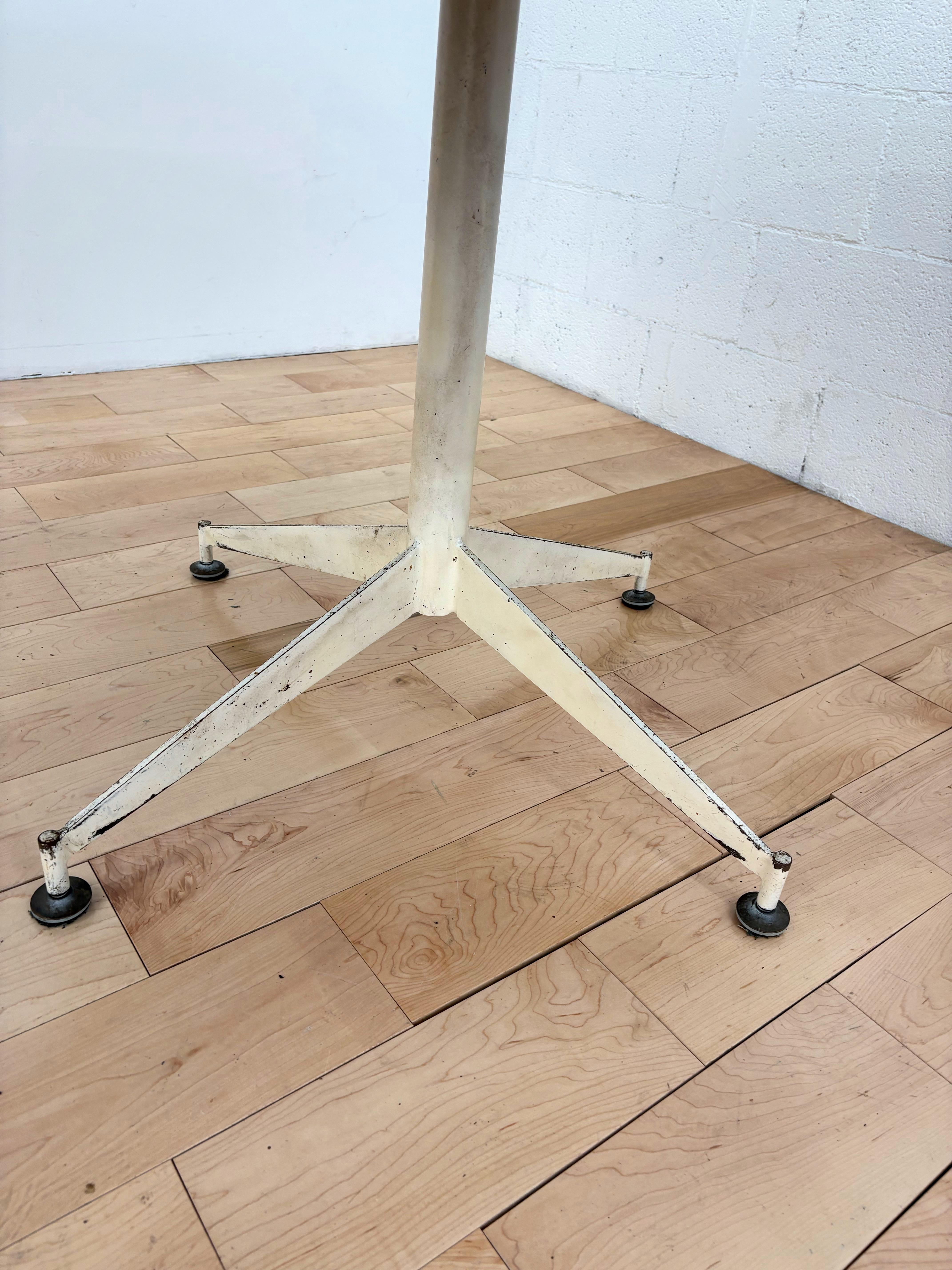 Mid-Century Modern Rare table de salle à manger moderniste en forme d'étoile par Peter Pepper Products - États-Unis, années 1960 en vente