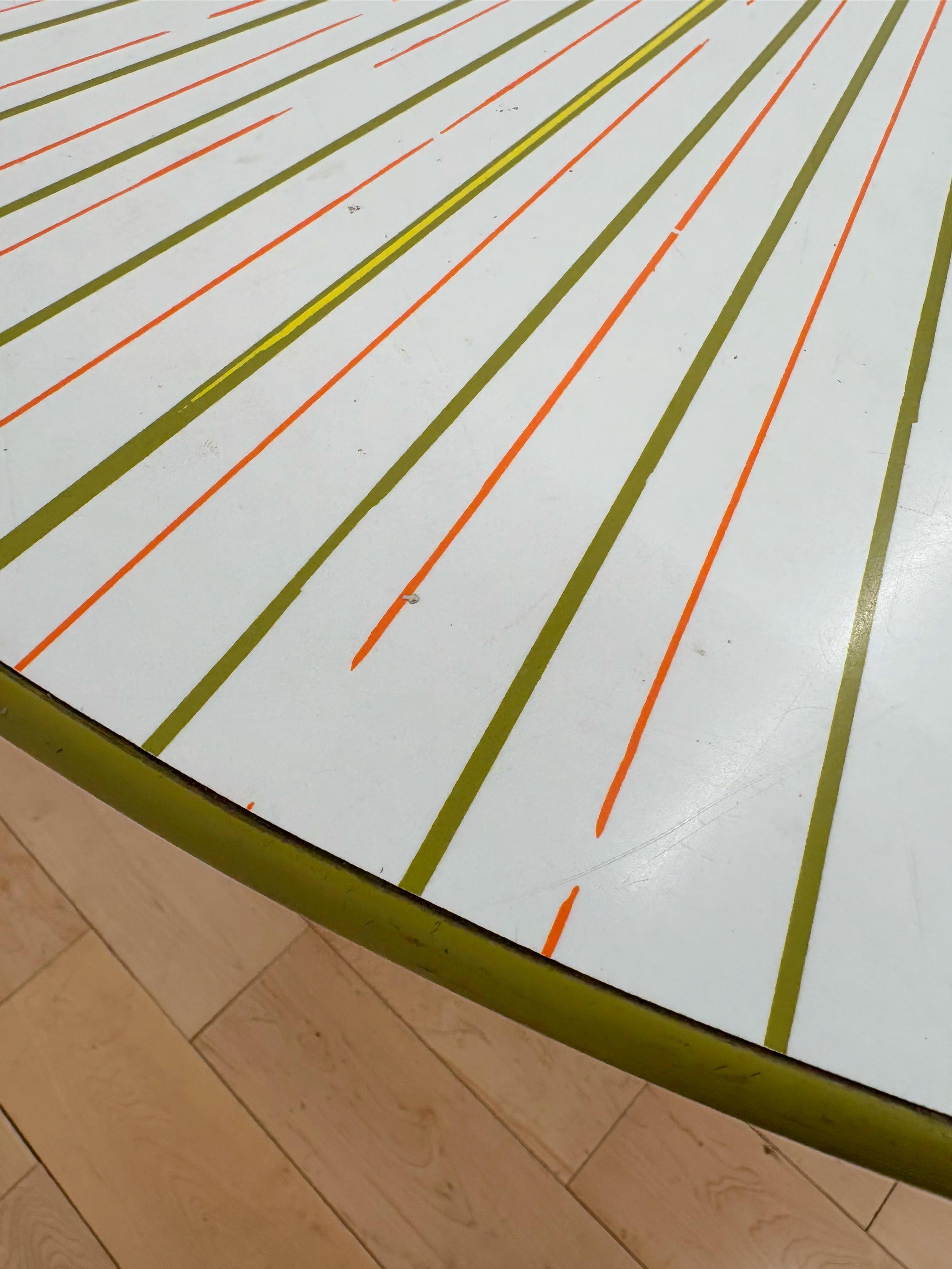 Milieu du XXe siècle Rare table de salle à manger moderniste en forme d'étoile par Peter Pepper Products - États-Unis, années 1960 en vente