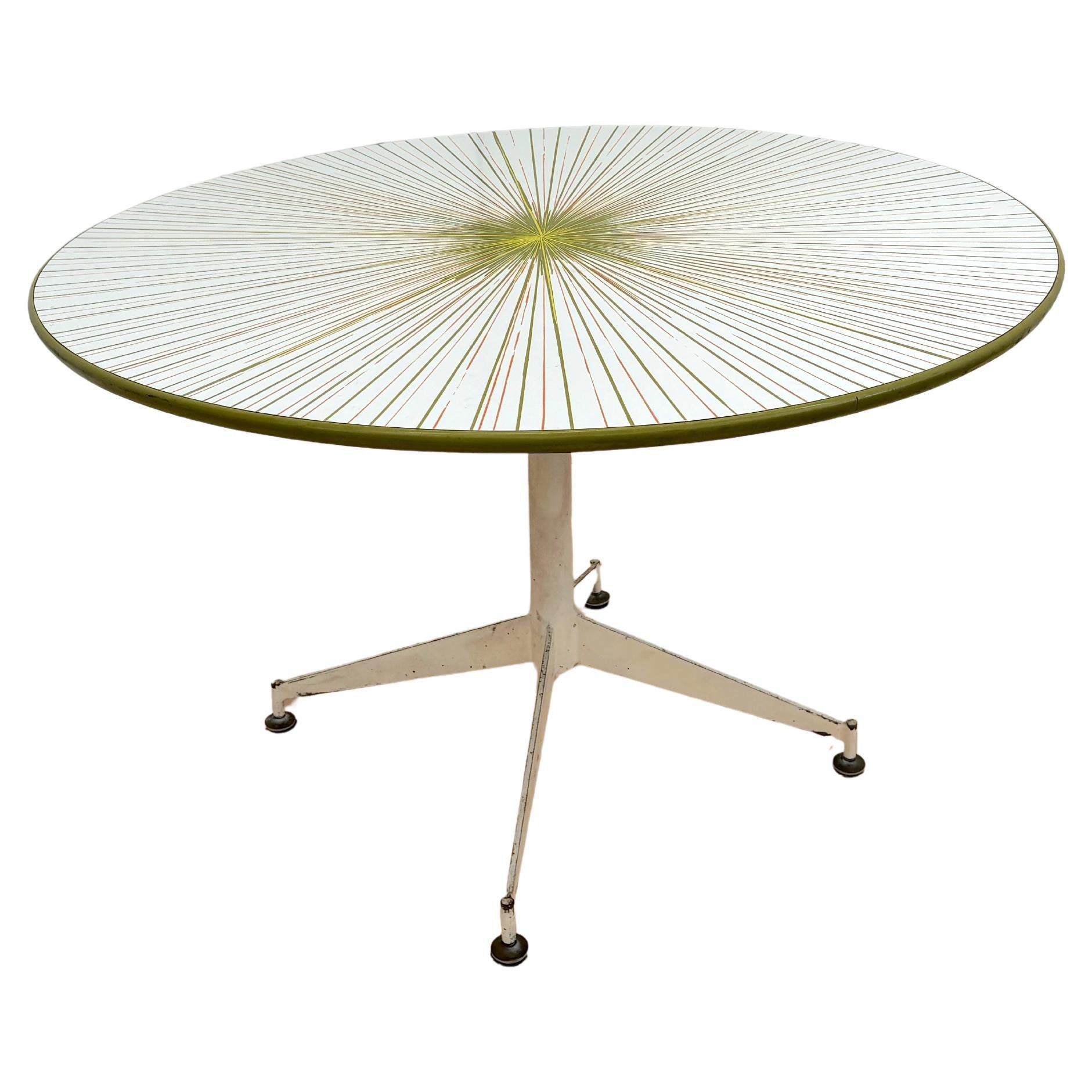 Rare table de salle à manger moderniste en forme d
étoile par Peter Pepper Products - États-Unis, années 1960