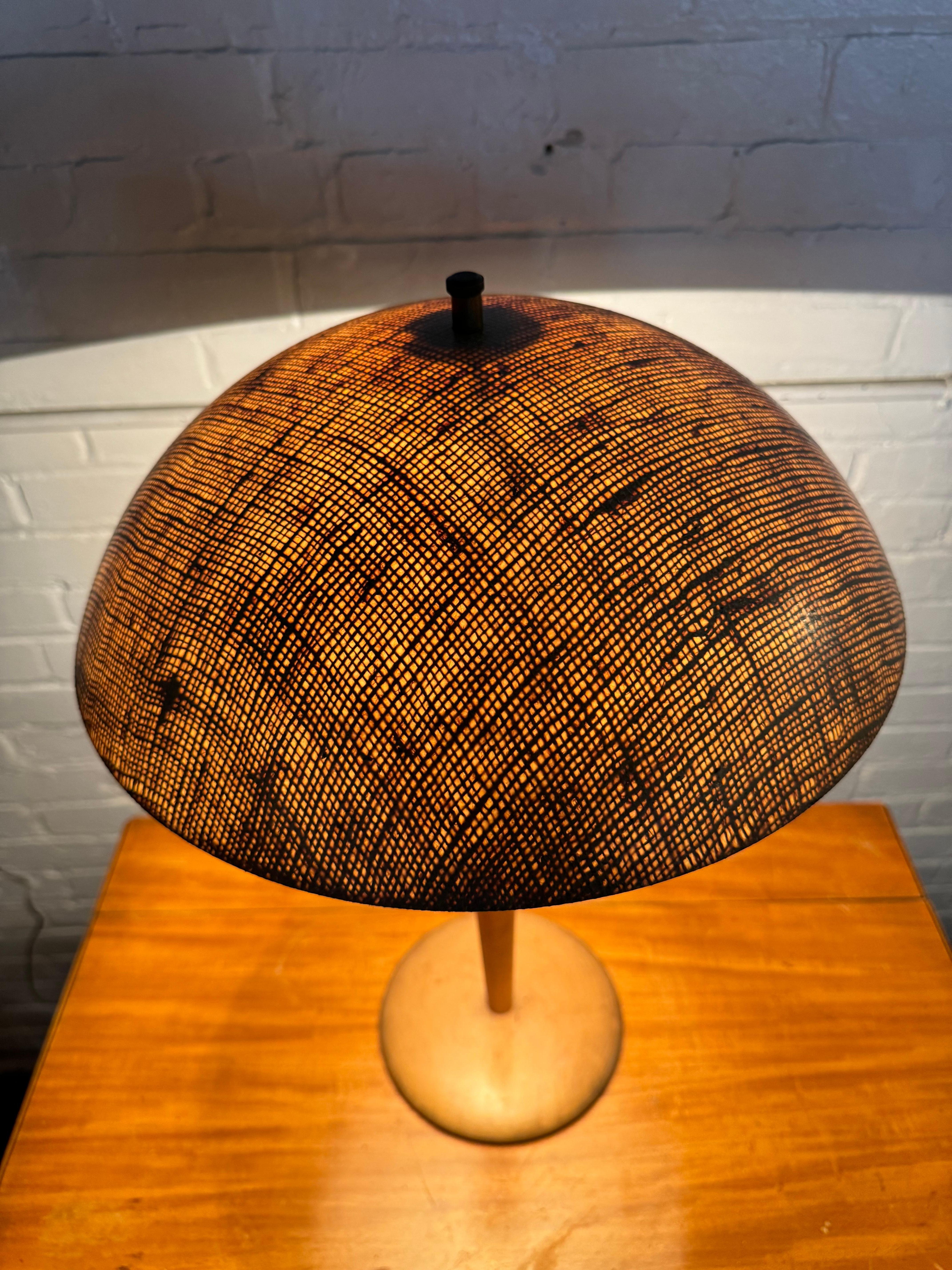 Americano Rara lampada da tavolo modernista progettata da Kurt Versen / etichetta iniziale in vendita