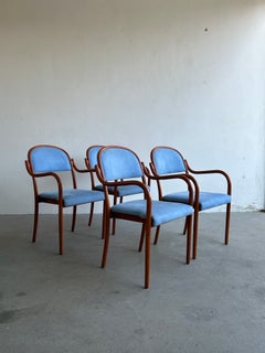 Set of 4 Rare Modernist Thonet Bentwood Dining Chairs, 1980s Vienna