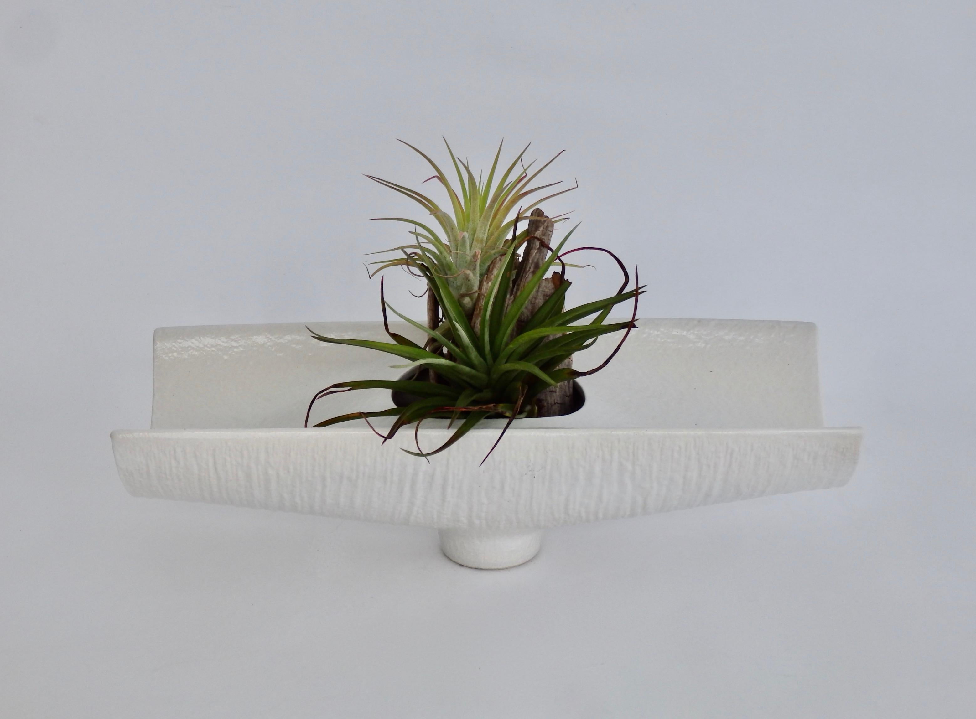 Ceramic Rare Modernist Toyo Japan White Ikebana Flower/Plant Vessel