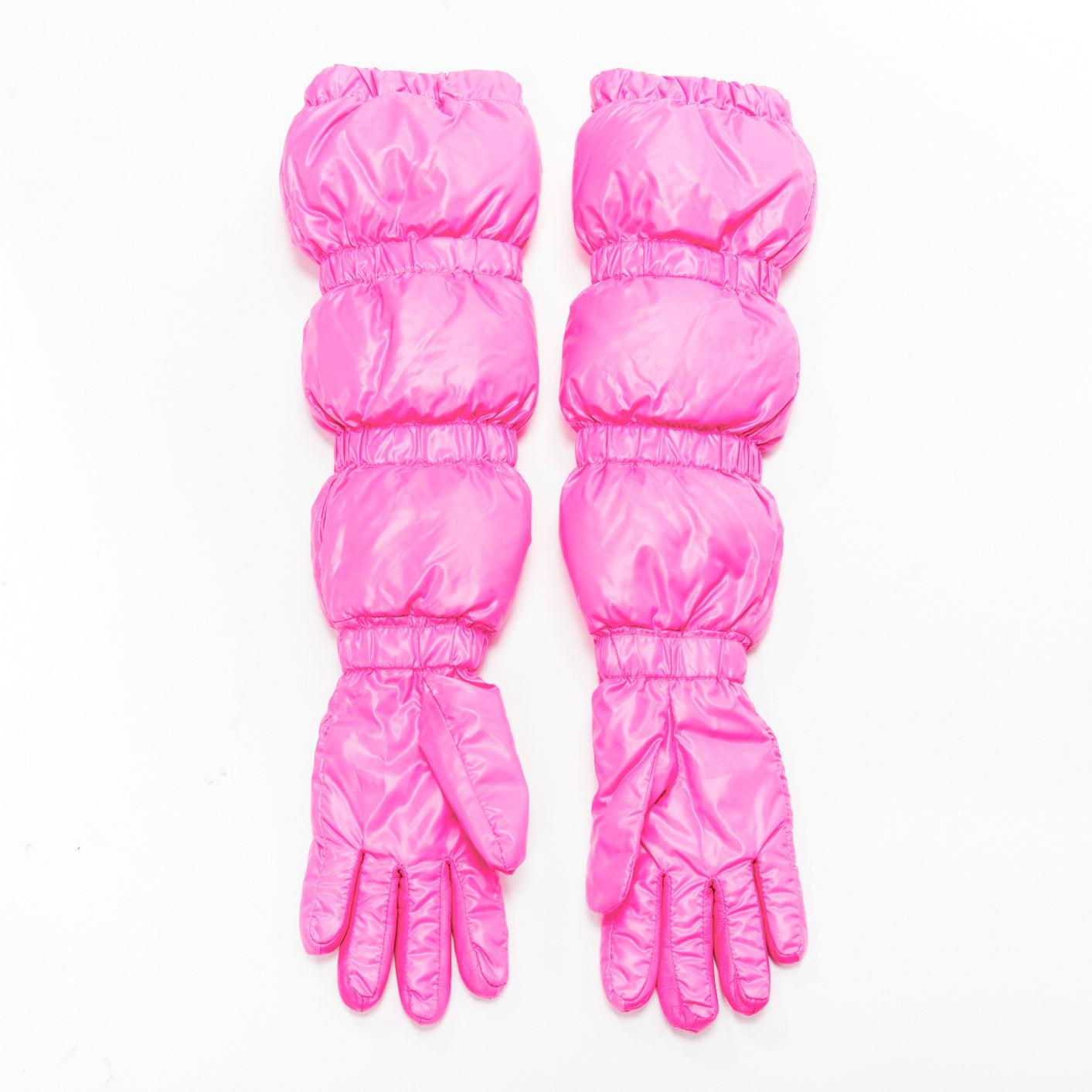 rare MONCLER Pierpaolo Piccioli hot pink leather logo down gloves In Excellent Condition In Hong Kong, NT