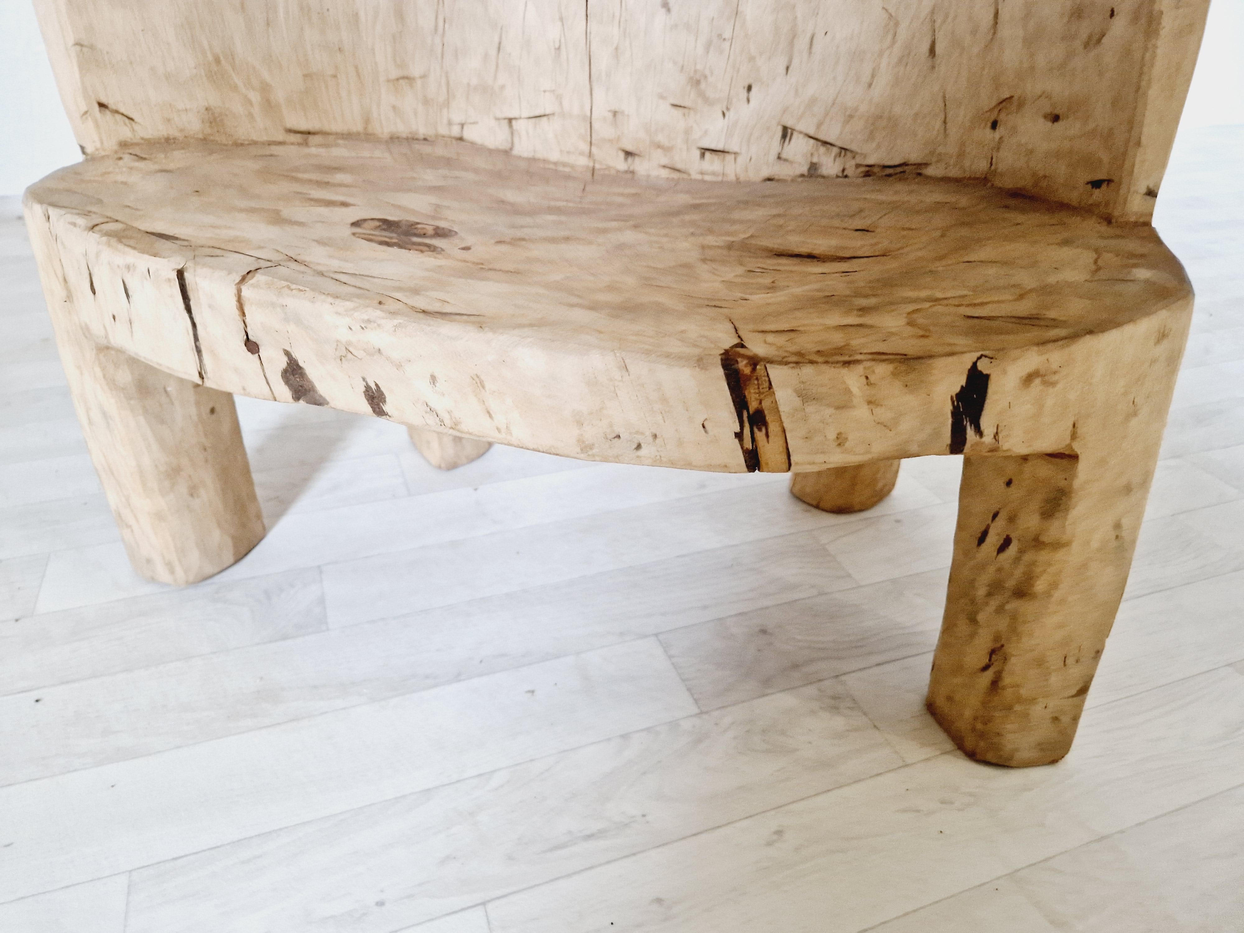Seltener Monoxyle-Stuhl im schwedischen primitiven Stil im Angebot 2