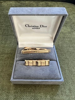 Rari gemelli e fermacravatte Monsiuer Vintage Christian Dior con placca d'oro, in originale