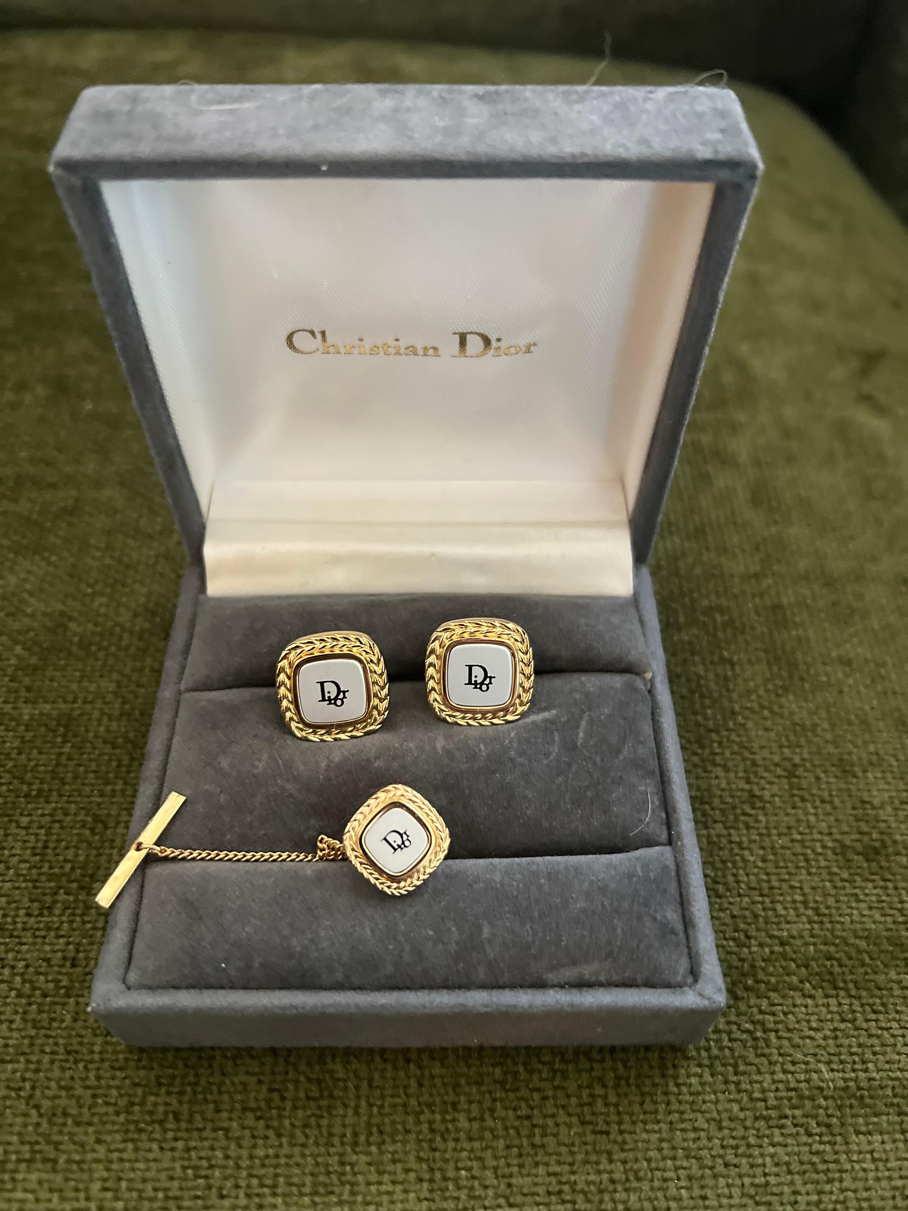 Women's or Men's Rare Monsiuer Vintage Christian Dior Gold Plate Cufflinks & Tie Clip In Original For Sale