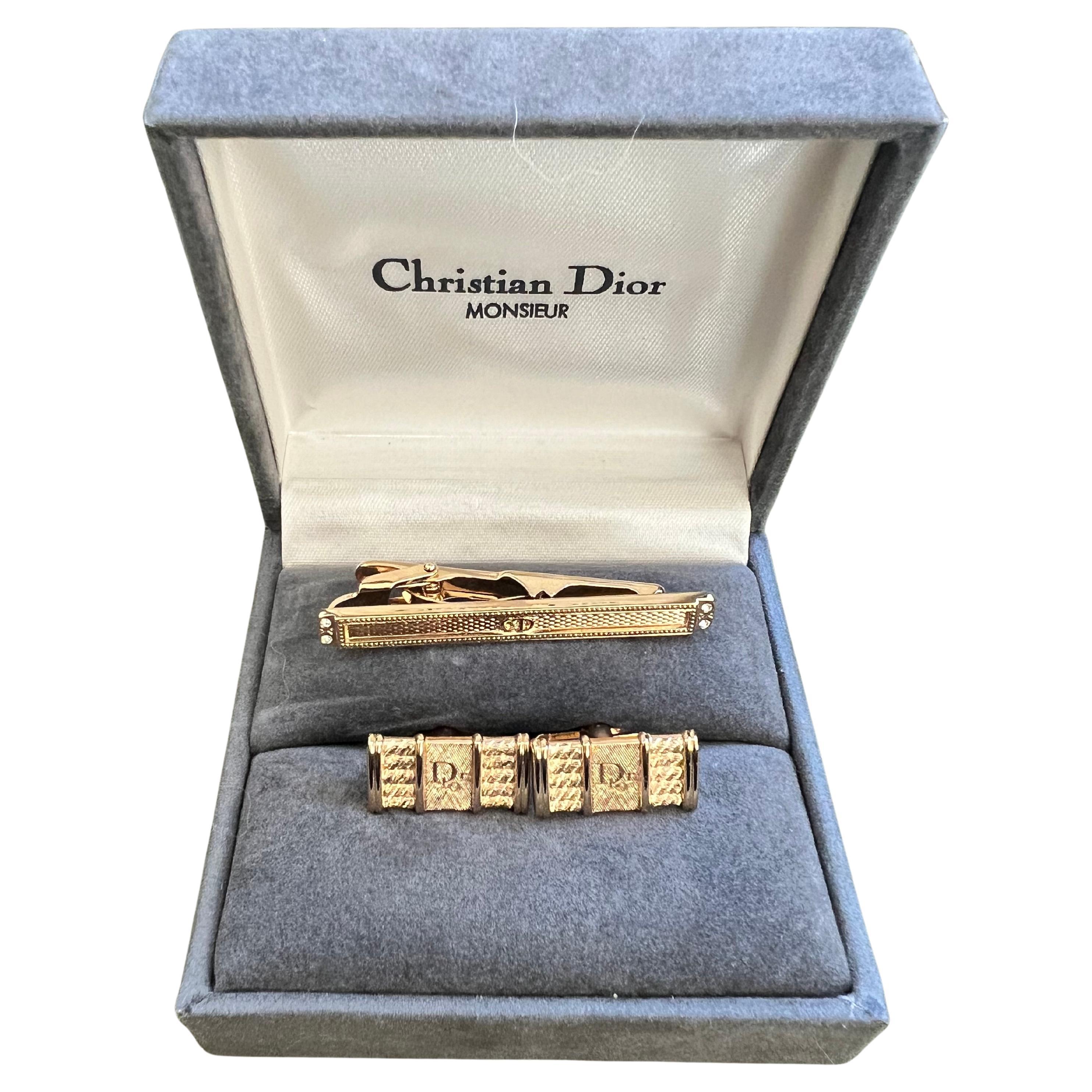 Rari gemelli e fermacravatte Monsiuer Vintage Christian Dior con placca d
oro, in originale