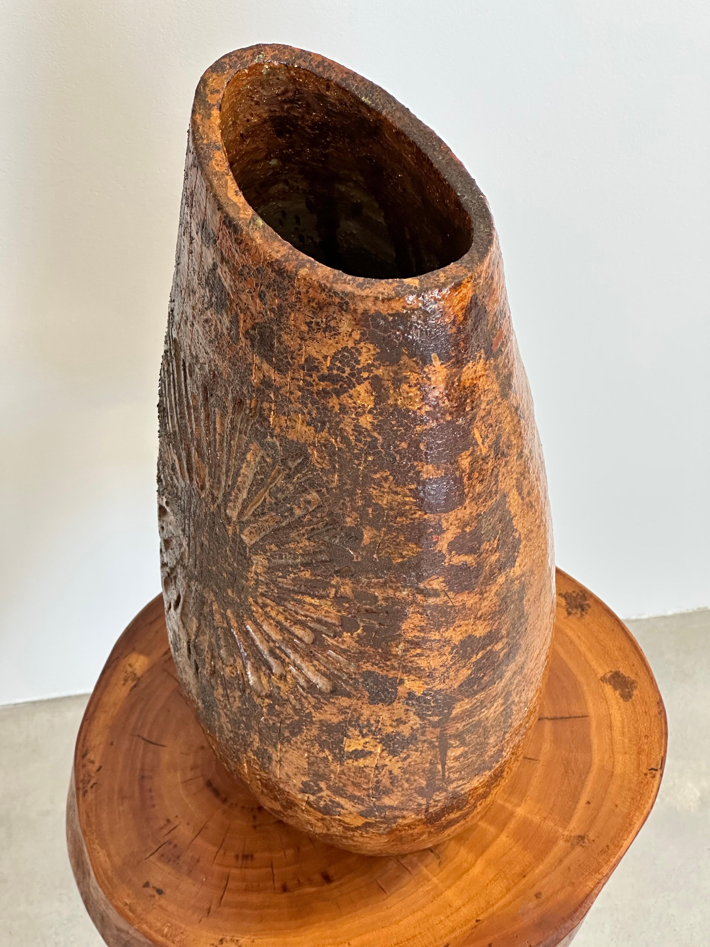 Rare monumental brutalist vase in sandstone from La Borne, France 1970 For Sale 6