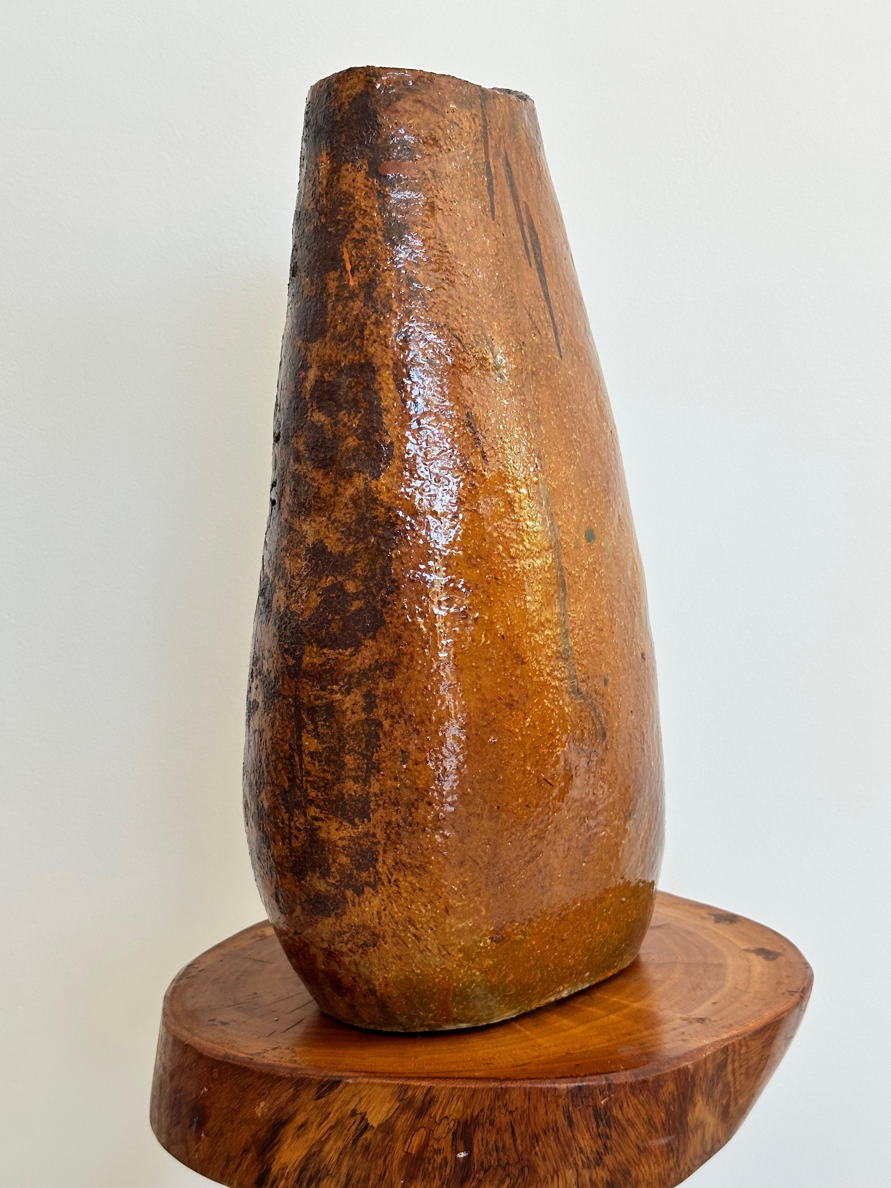 Rare monumental brutalist vase in sandstone from La Borne, France 1970 In Good Condition For Sale In leucate, FR