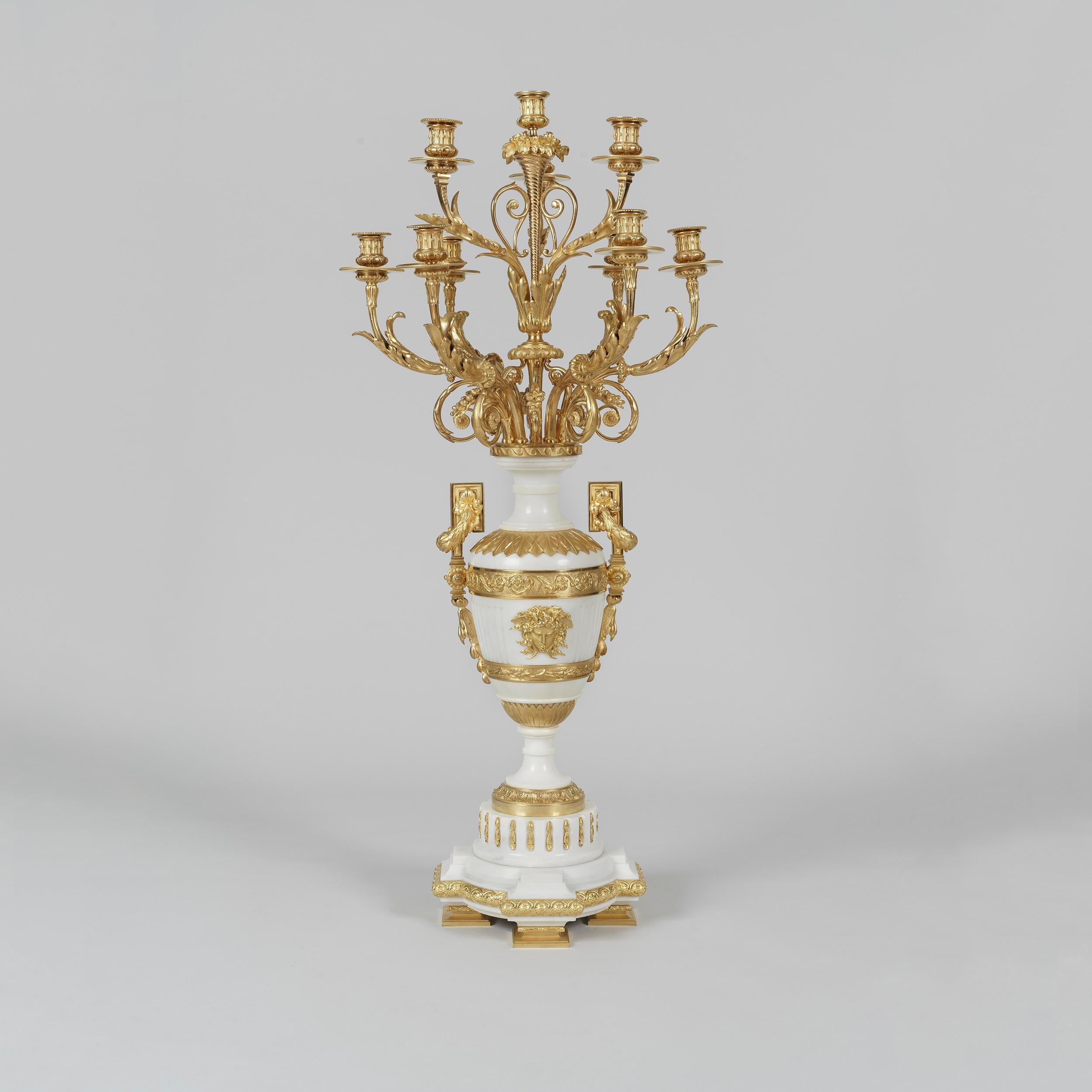 Doré Rare ensemble monumental d'horloges en marbre et bronze doré par Jules Graux de Paris en vente