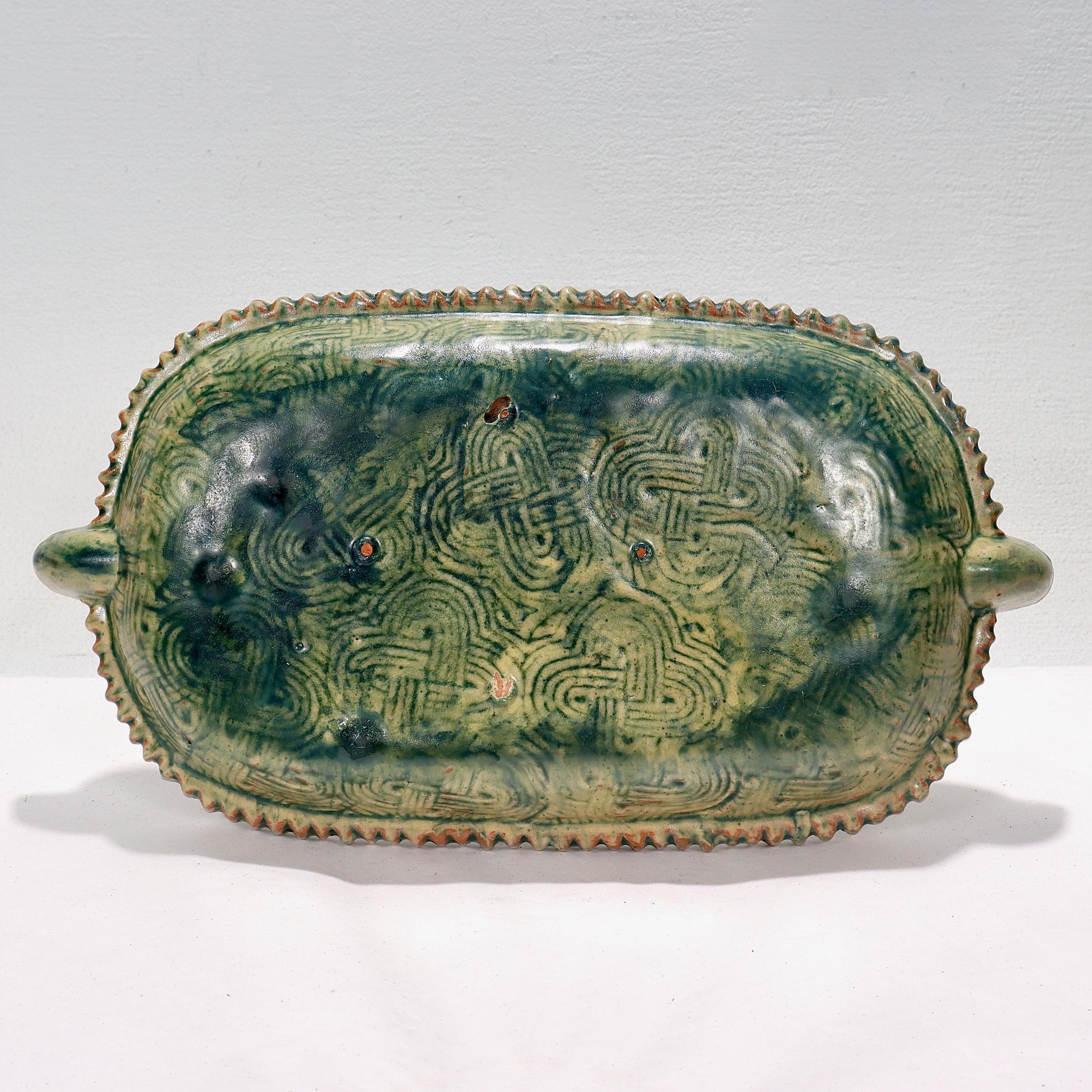 Raro cuenco bajo o plato oblongo de Moravian Pottery Works / Mercer Tile Company en venta 3