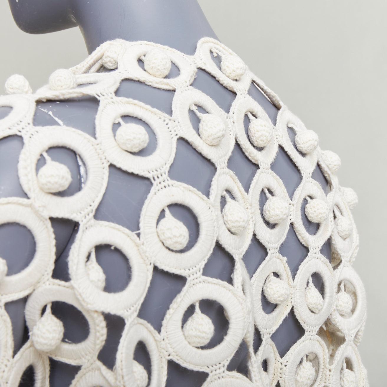 raro Moschino 1980's Vintage cream cotton macrome crochet sphere crop jacket IT40 S
Riferimento: TGAS/F00149
Marchio: Moschino
Collection'S: Economico e chic
Materiale: Cotone
Colore: crema
Modello: Tinta unita
Dettagli extra: Questa splendida