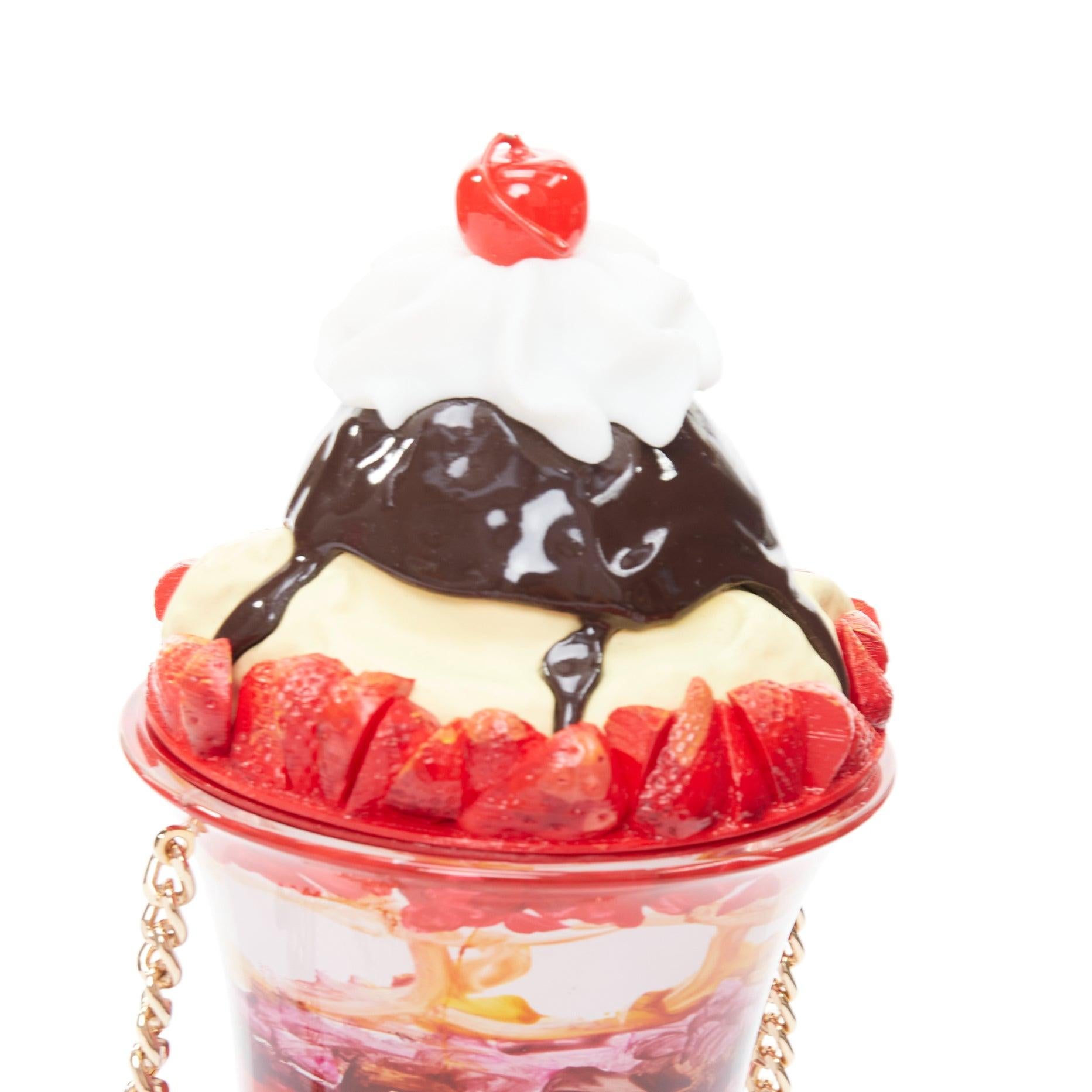 rare MOSCHINO 2022 Ice Cream Sundae Runway pink chocolate chain crossbody bag For Sale 2