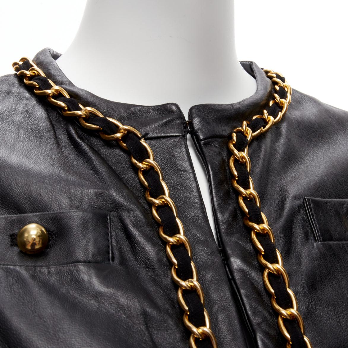 rare MOSCHINO Cheap Chic gold chain black quilted leather cropped jacket IT38 XS
Reference: TGAS/D00523
Brand: Moschino
Collection: Cheap and Chic
Material: Leather, Metal
Color: Black, Gold
Pattern: Solid
Closure: Hook & Bar
Lining: Black