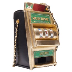 MOSCHINO Couture - Sac à chaîne croisé rare de défilé 2019 « Casino Slot Machine » avec pièce de jeu en or