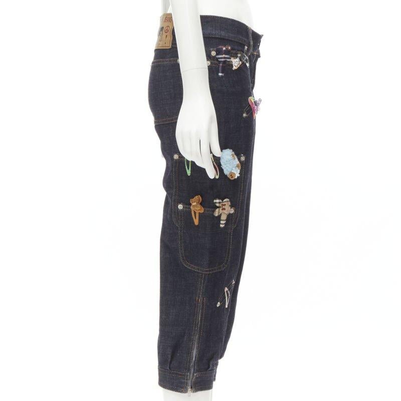 raro Moschino Jeans Jeans vintage in denim scuro con fermaglio ricamato cargo IT38 XS In condizioni ottime in vendita a Hong Kong, NT